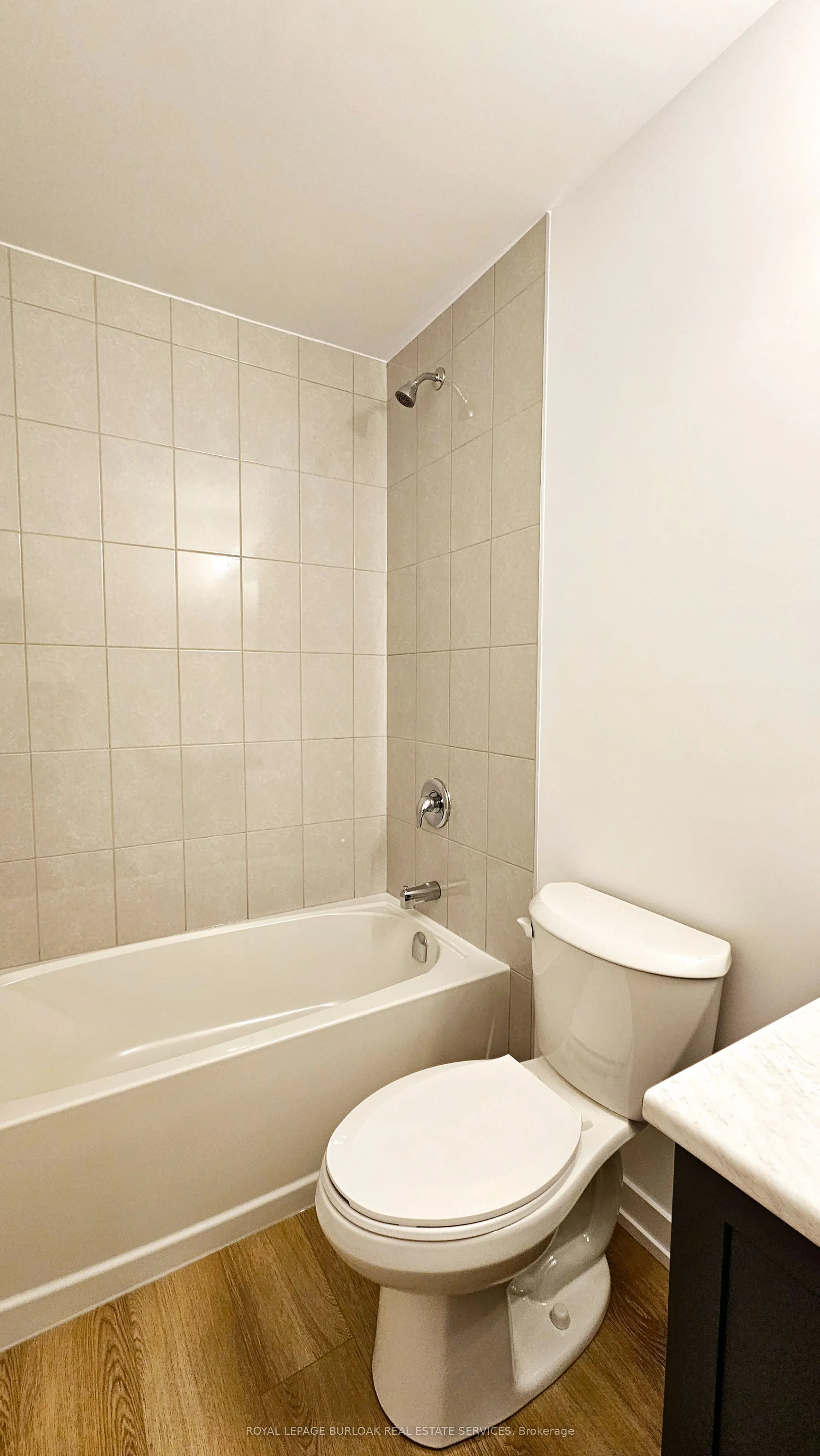 470 Dundas Street, #322
