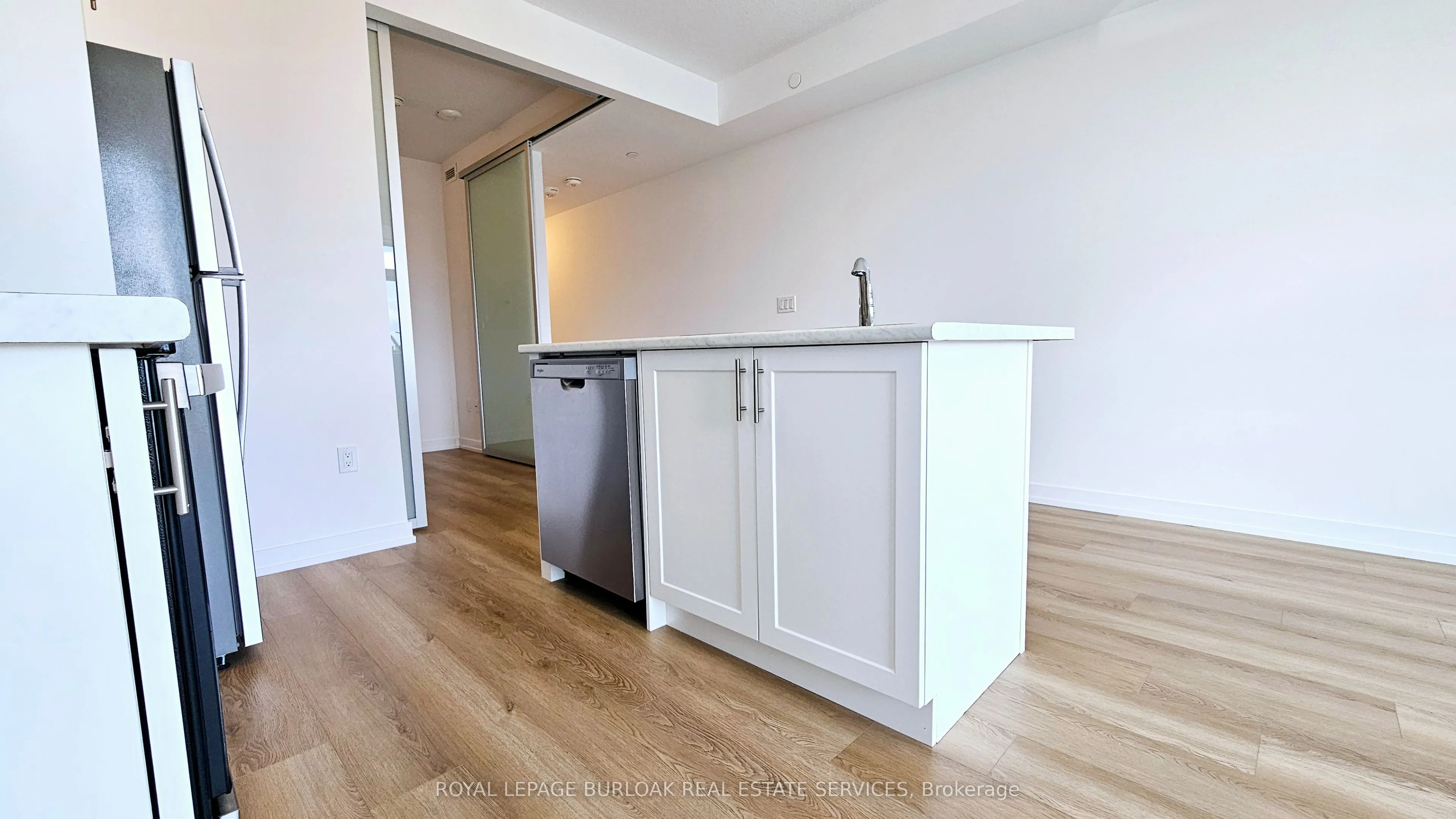 470 Dundas Street, #322