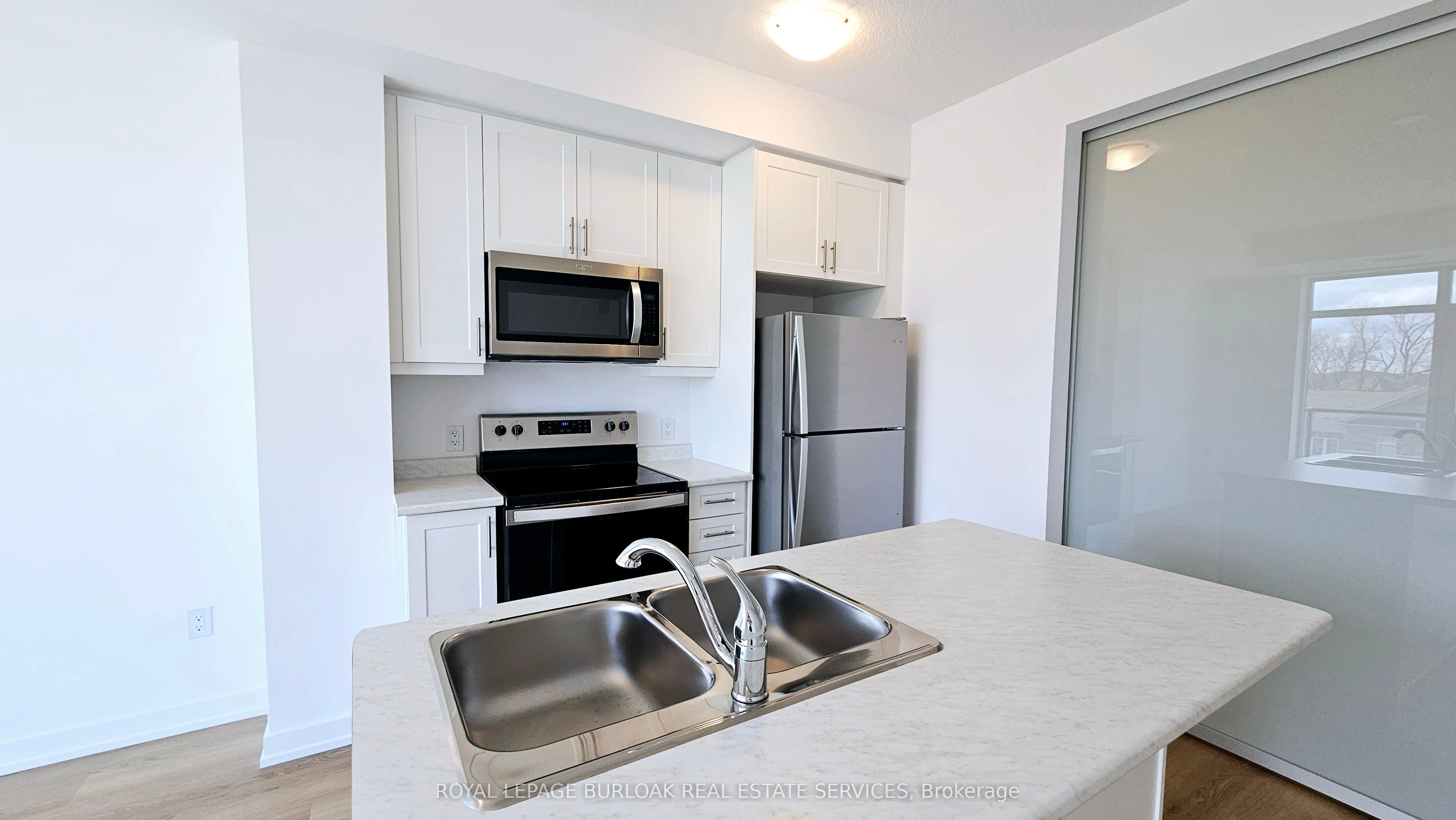 470 Dundas Street, #322