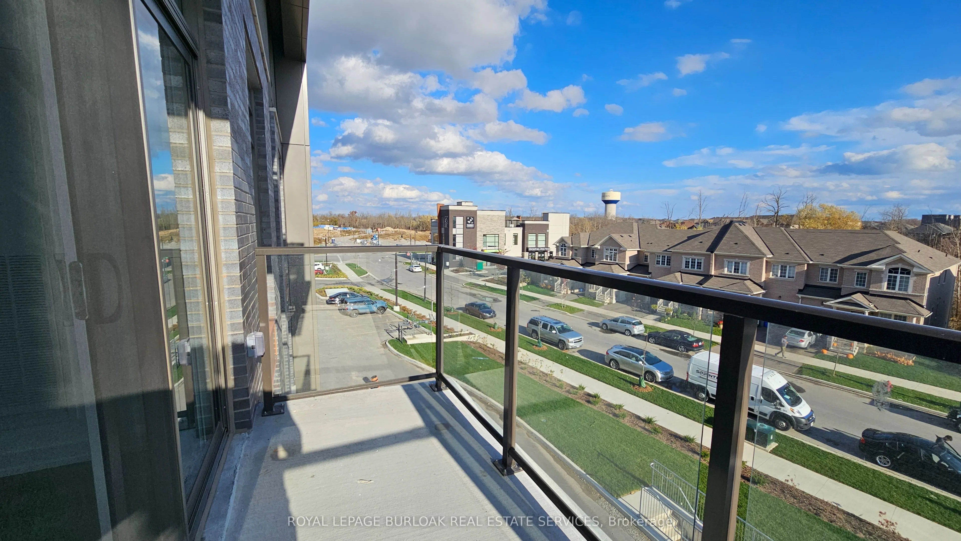 470 Dundas Street, #322