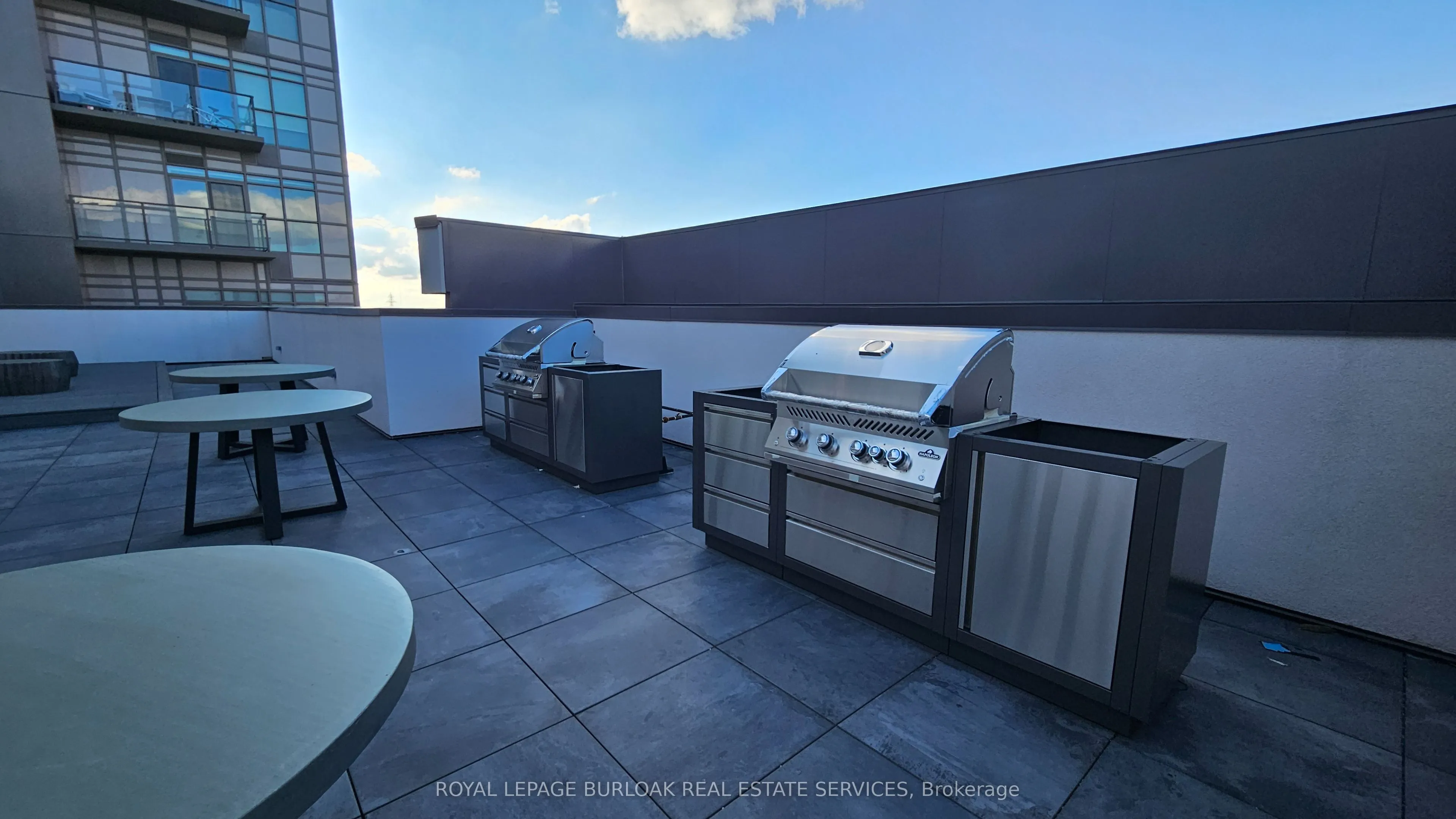 470 Dundas Street, #322