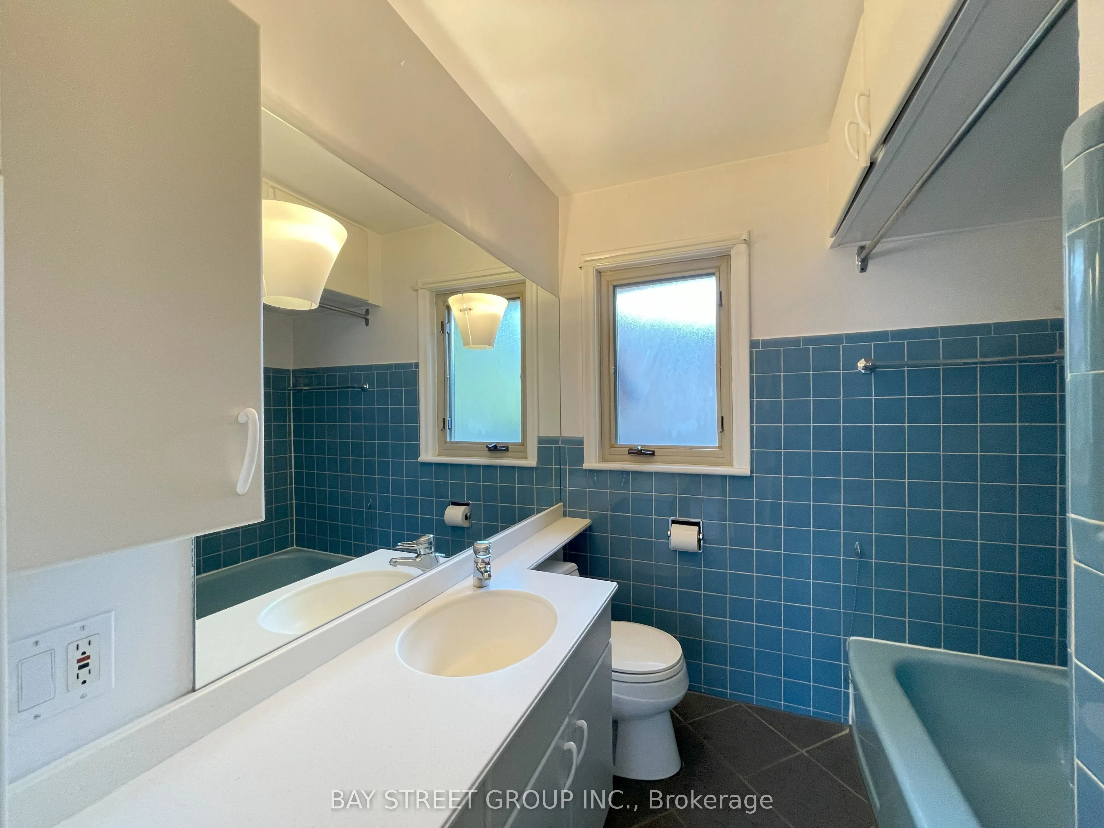 80 HOSTEIN Drive, #Upper Unit