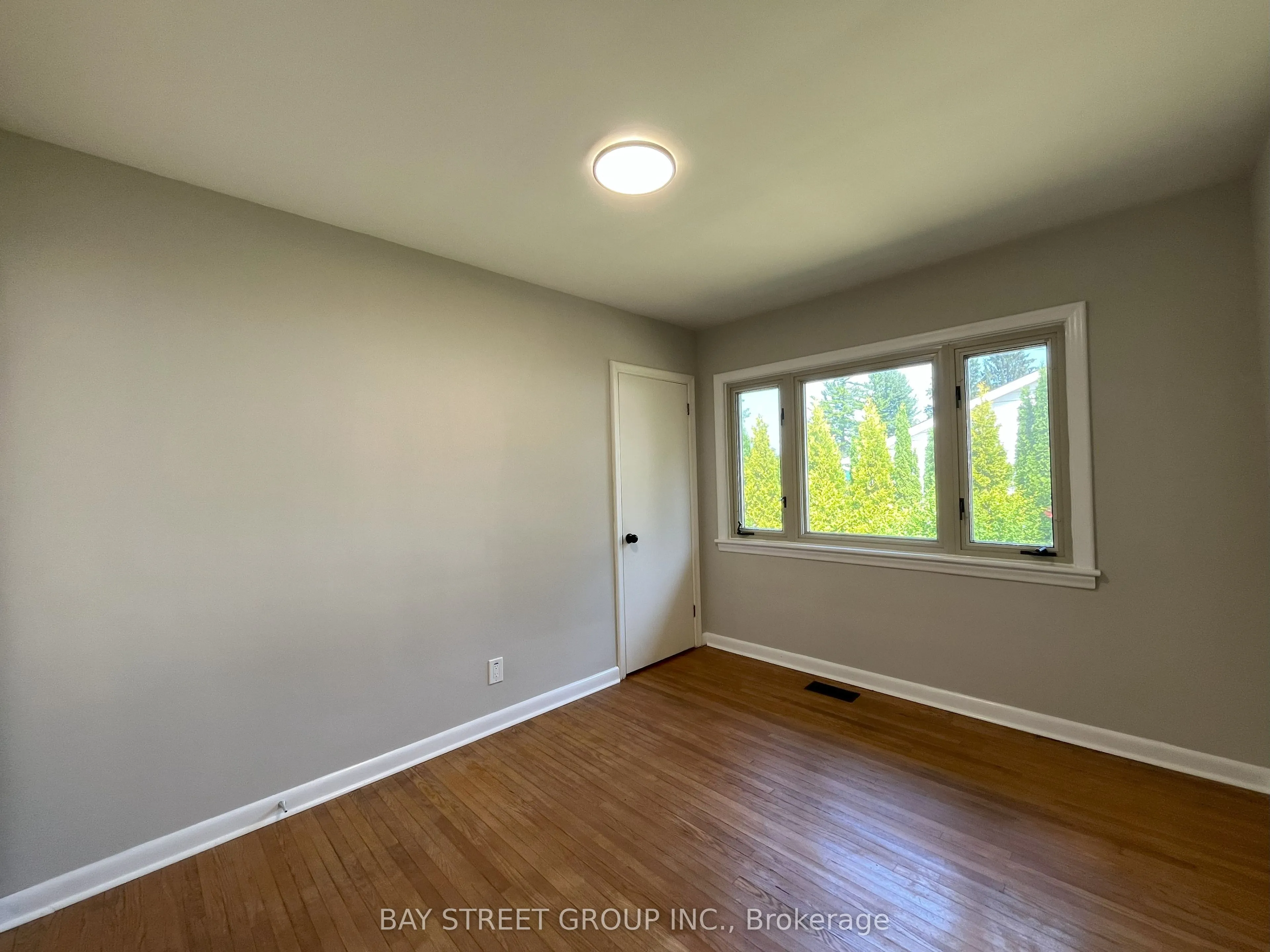 80 HOSTEIN Drive, #Upper Unit