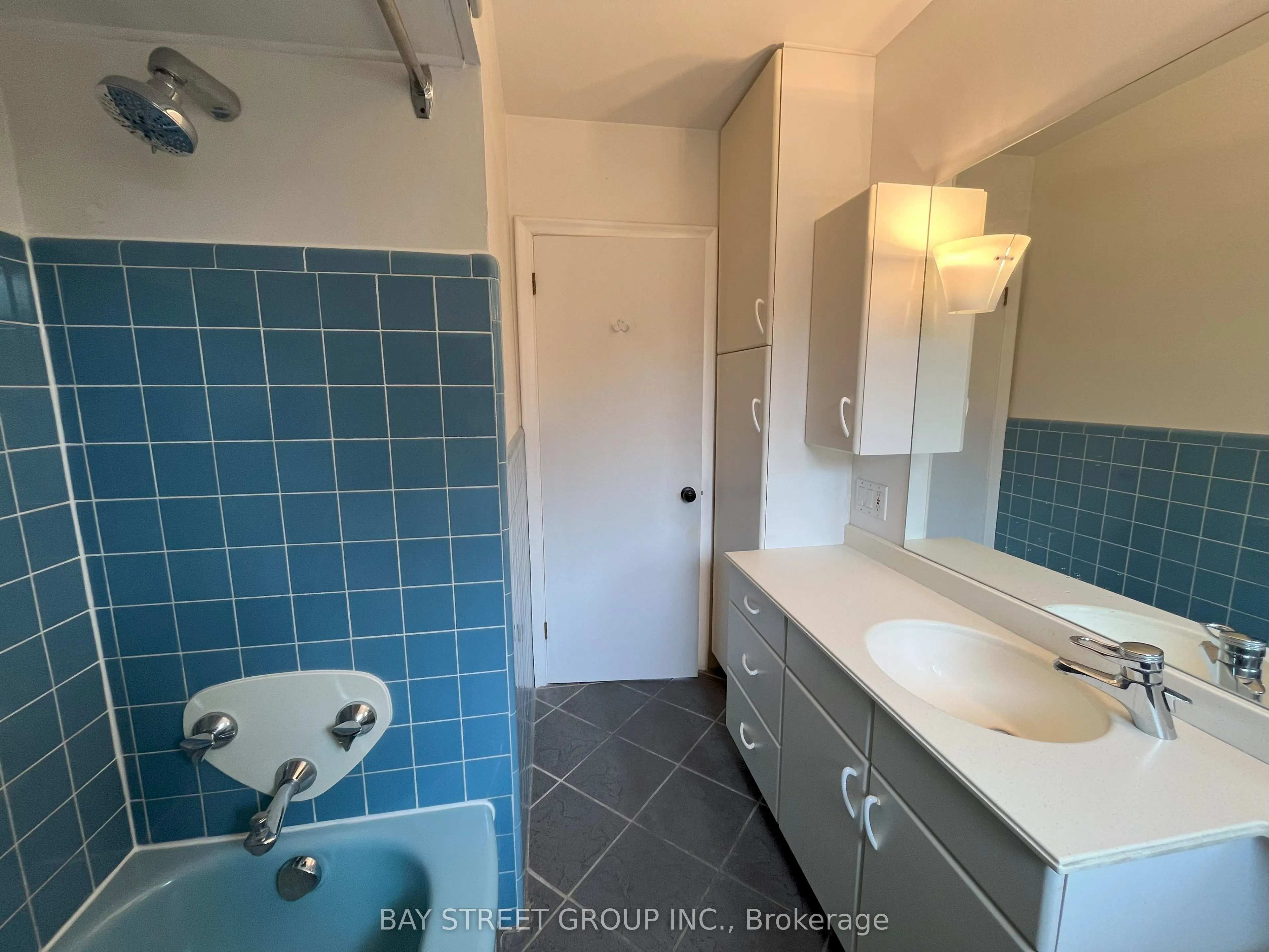 80 HOSTEIN Drive, #Upper Unit