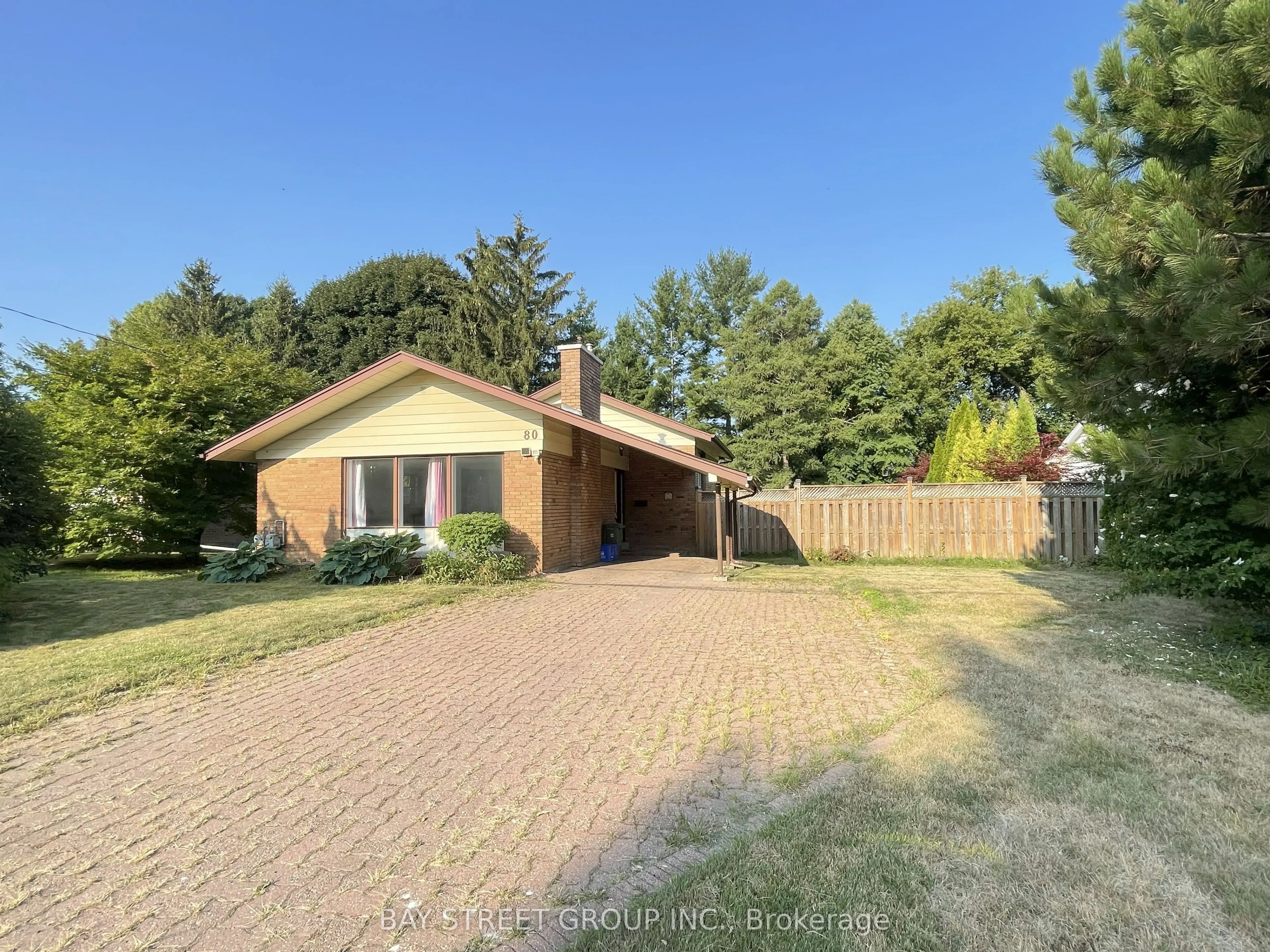 80 HOSTEIN Drive, #Upper Unit