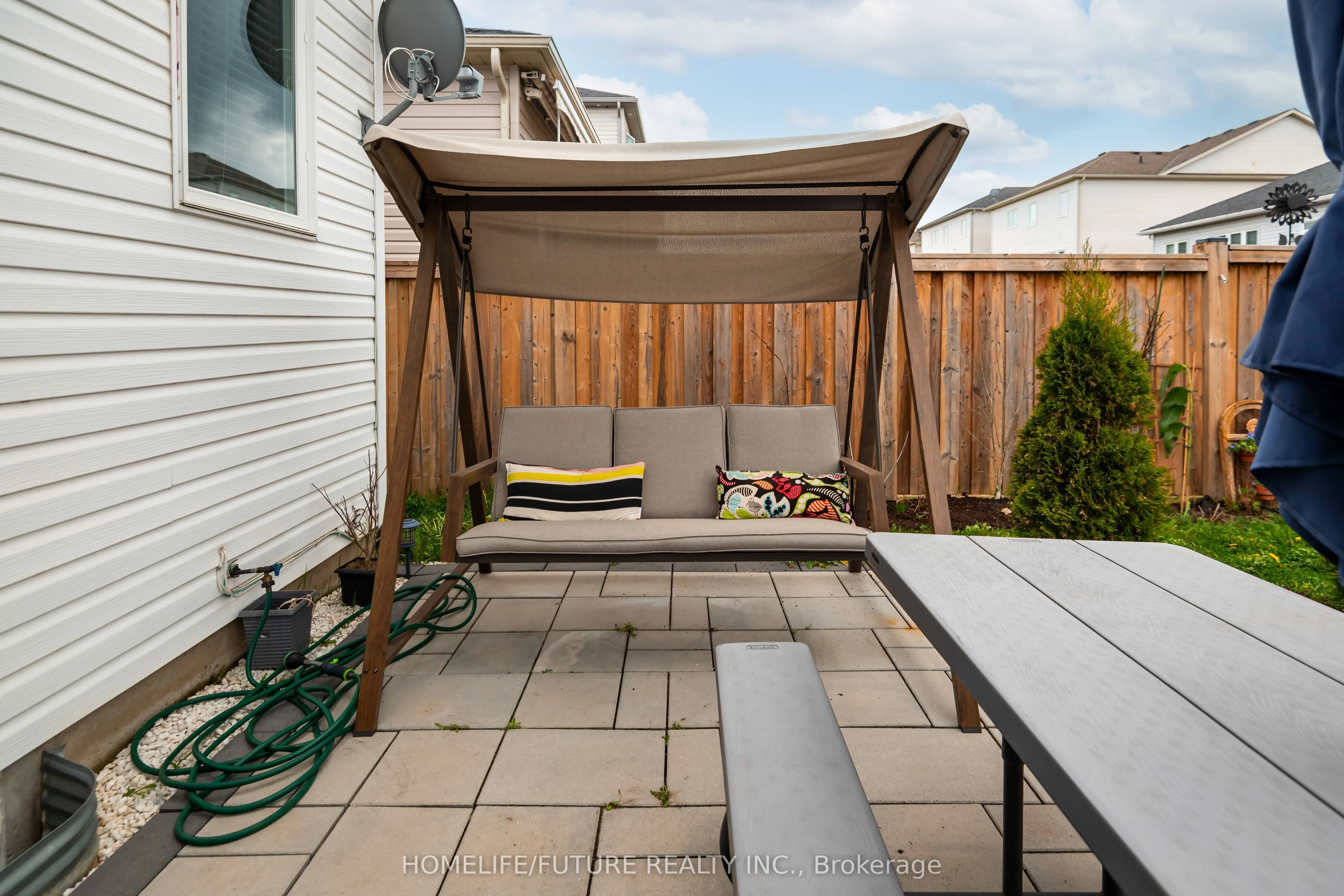 544 Brett Street