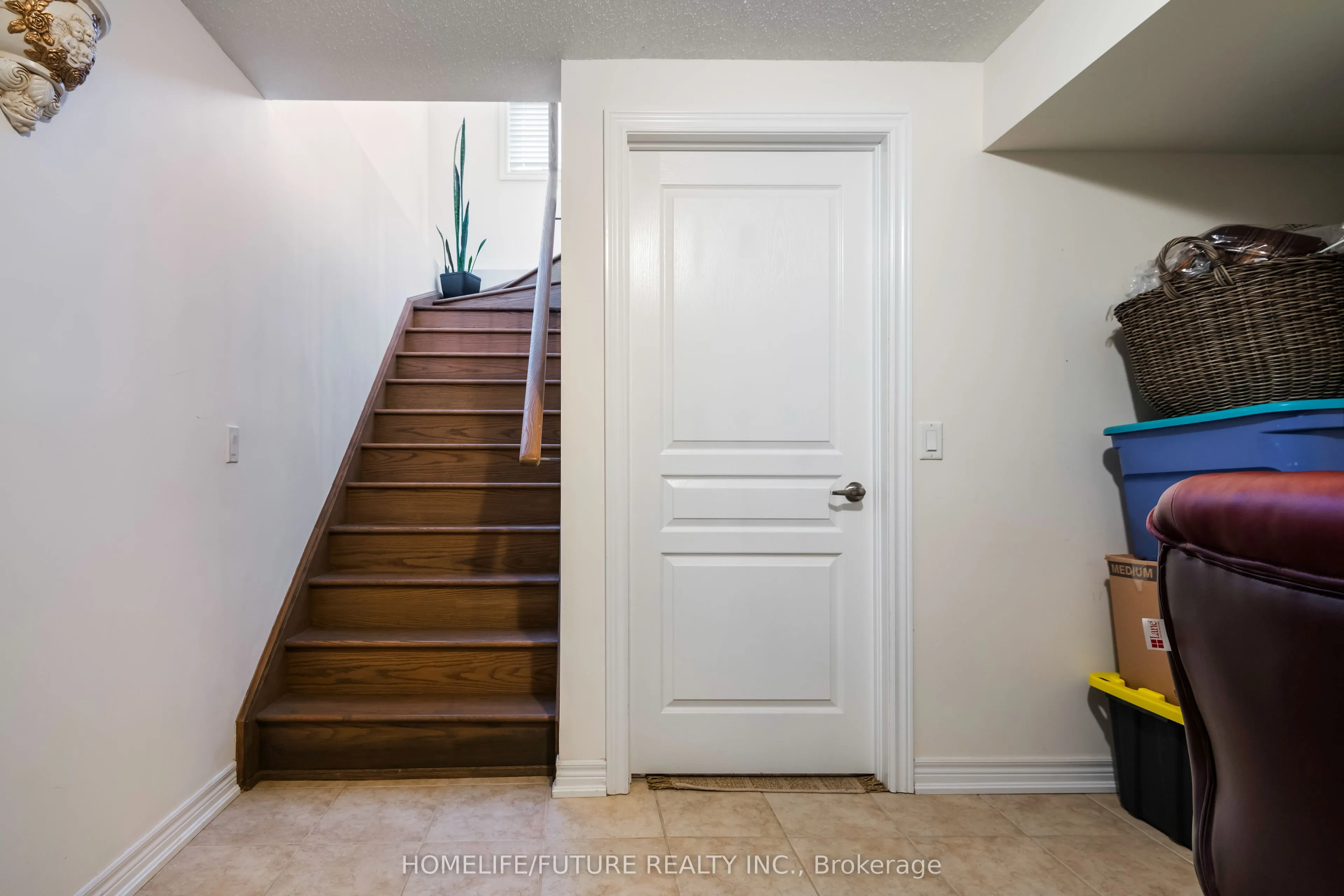 544 Brett Street