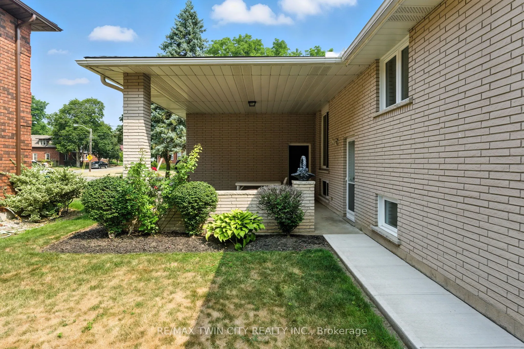 77 Glenwood Drive