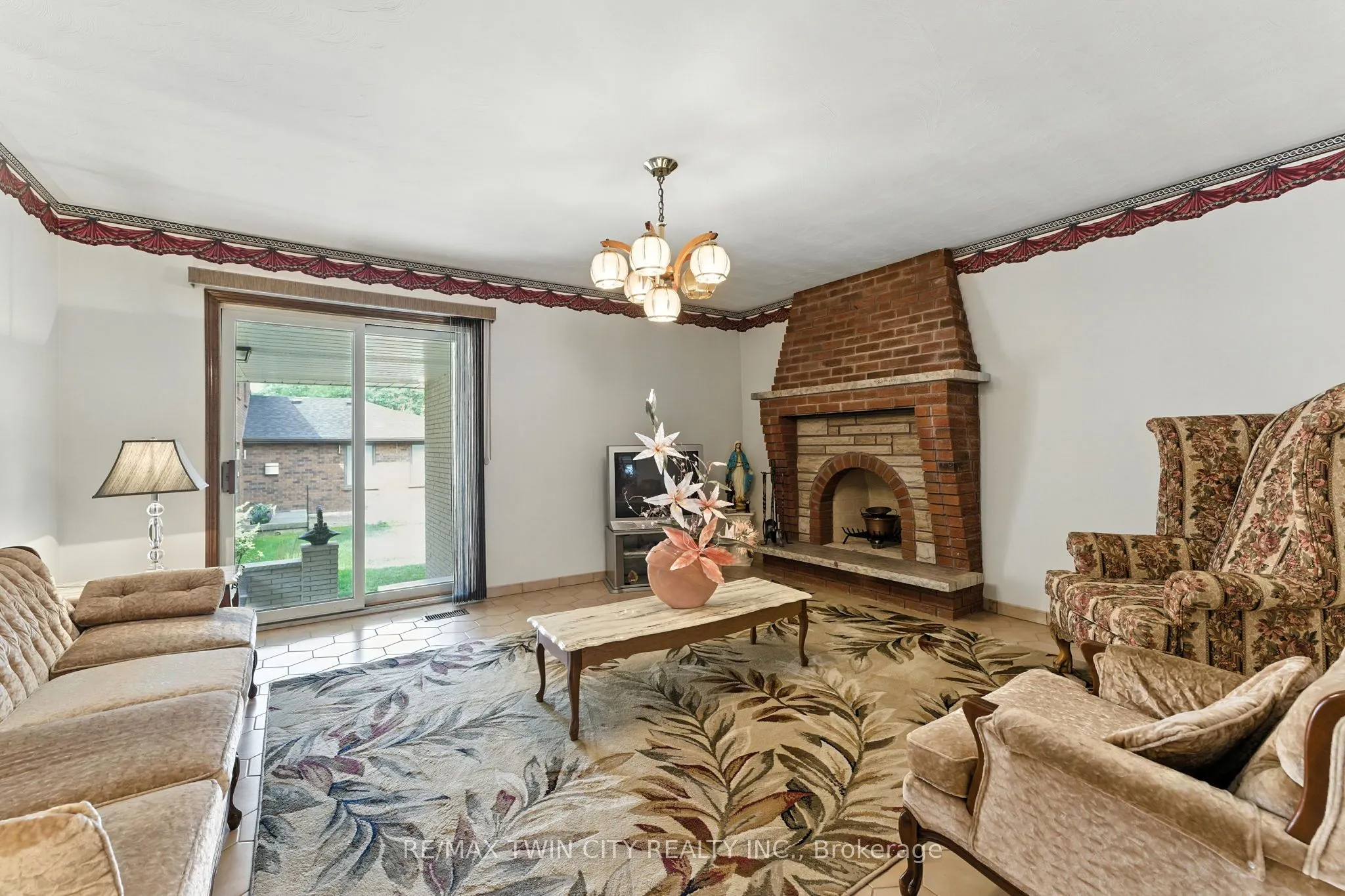 77 Glenwood Drive