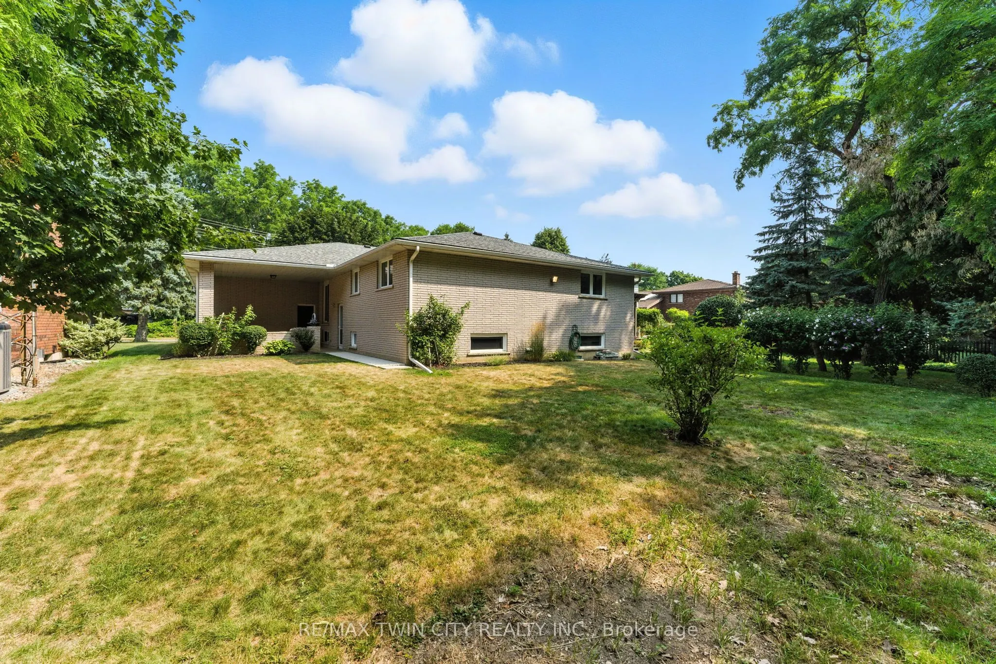 77 Glenwood Drive