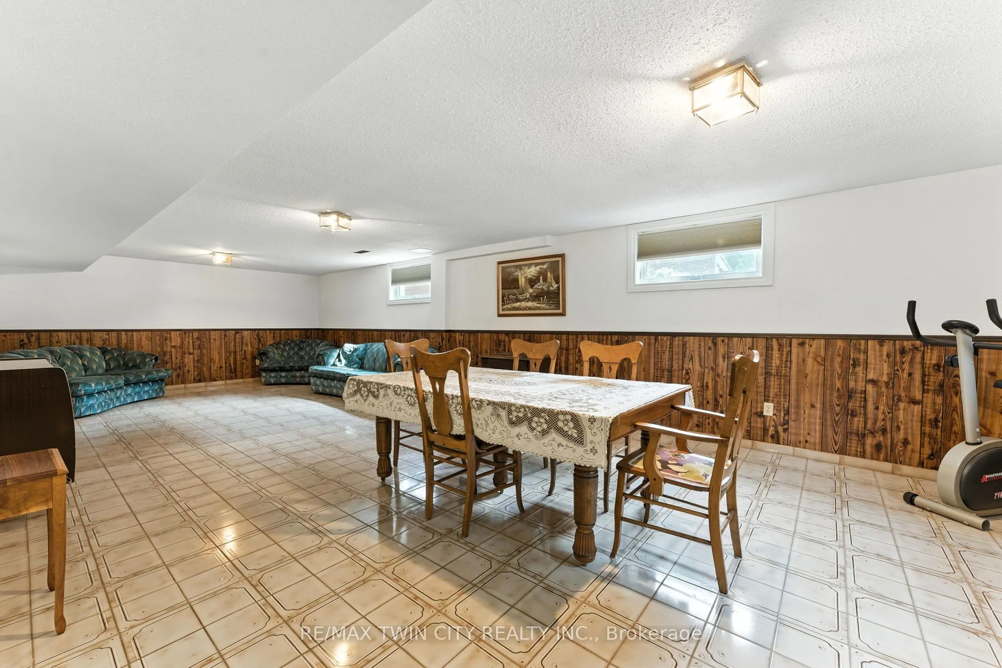 77 Glenwood Drive