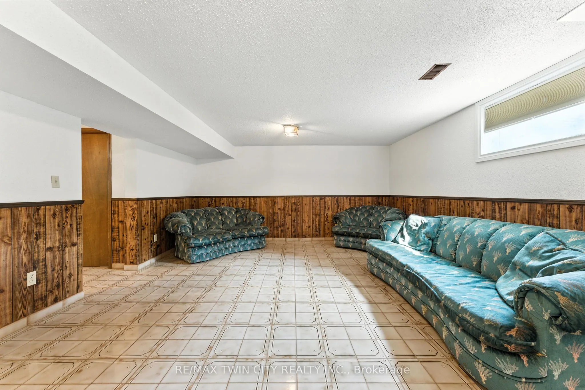 77 Glenwood Drive