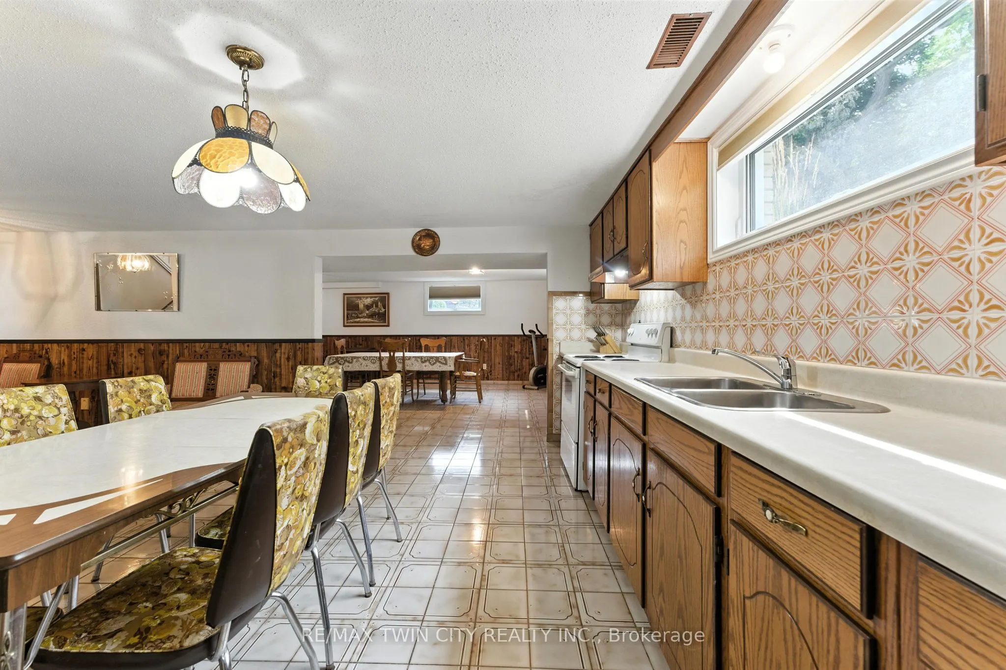 77 Glenwood Drive