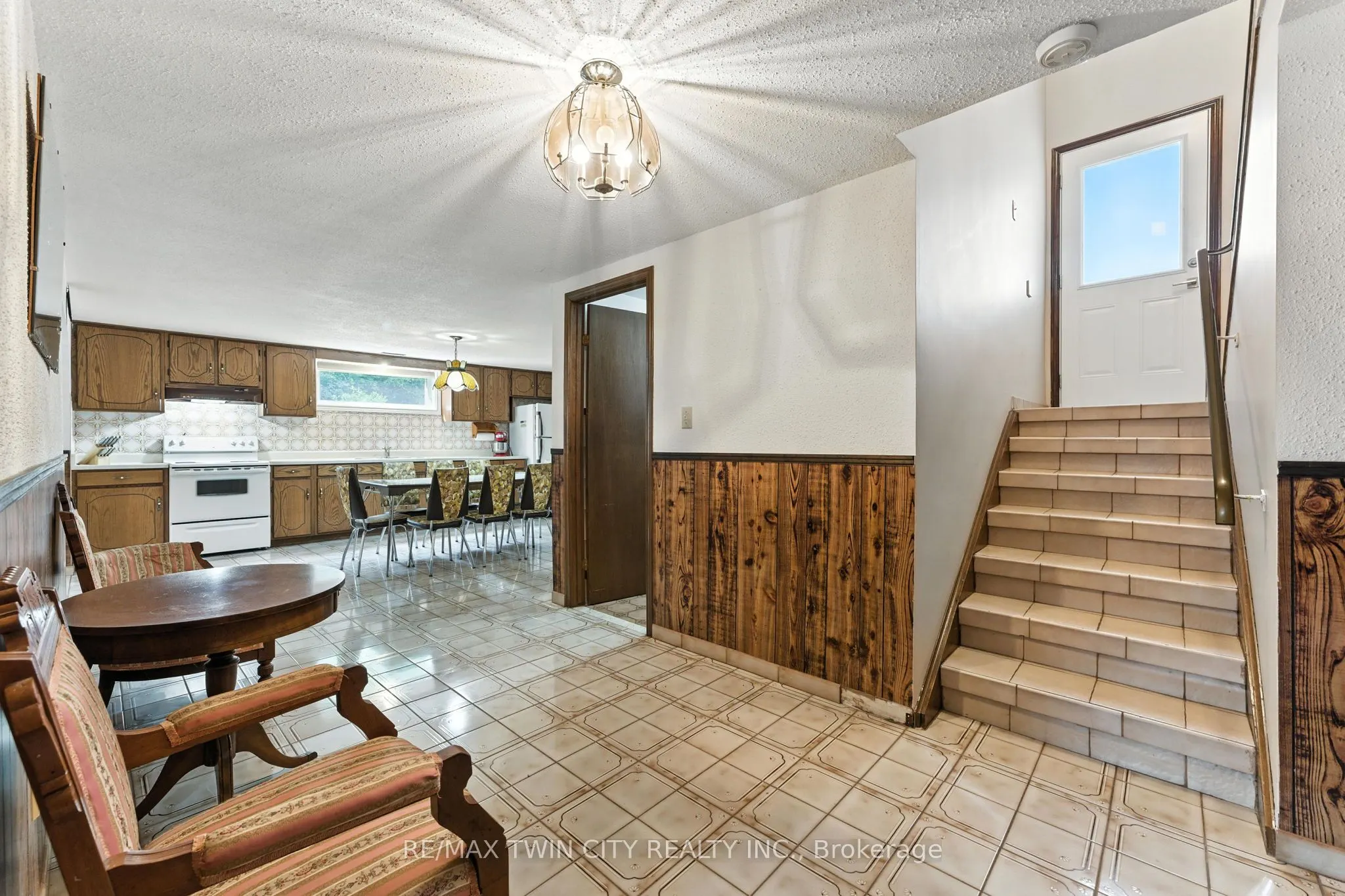 77 Glenwood Drive