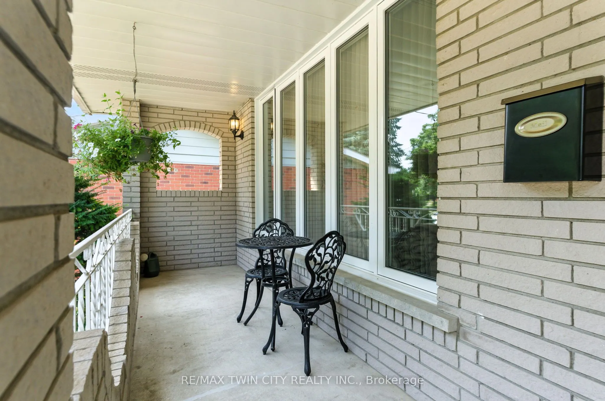 77 Glenwood Drive