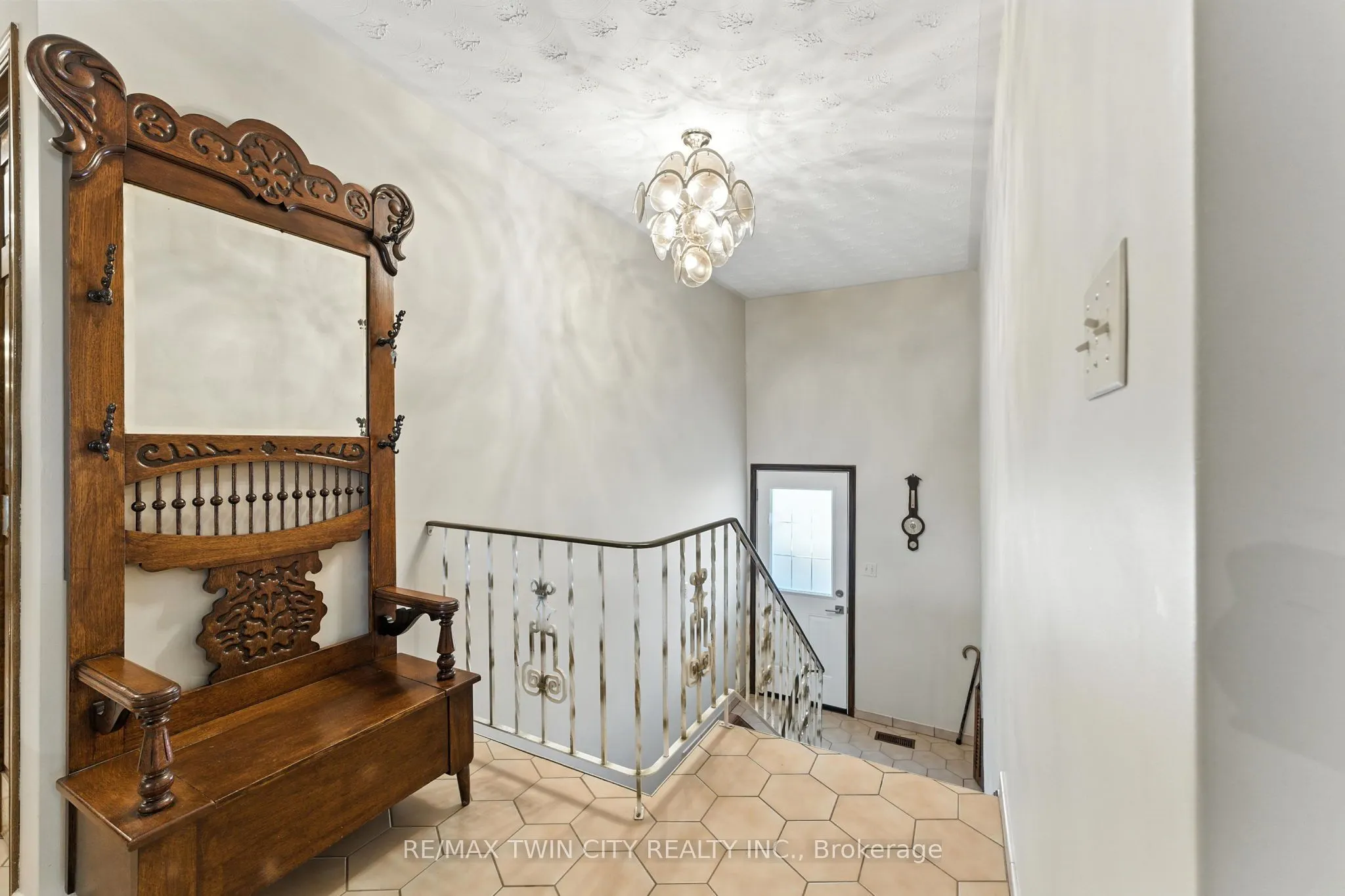 77 Glenwood Drive