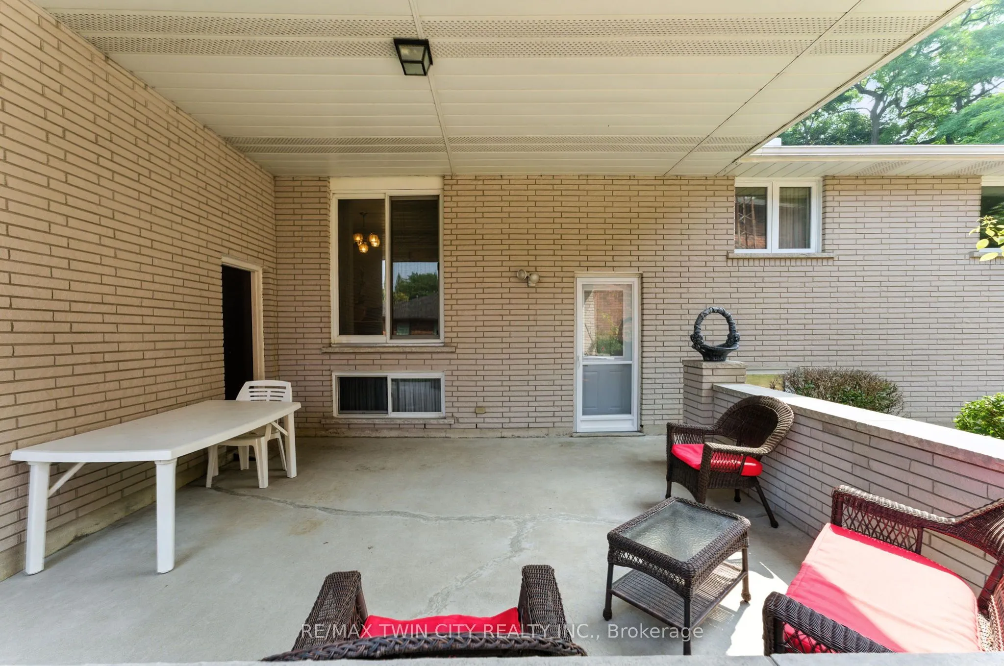 77 Glenwood Drive