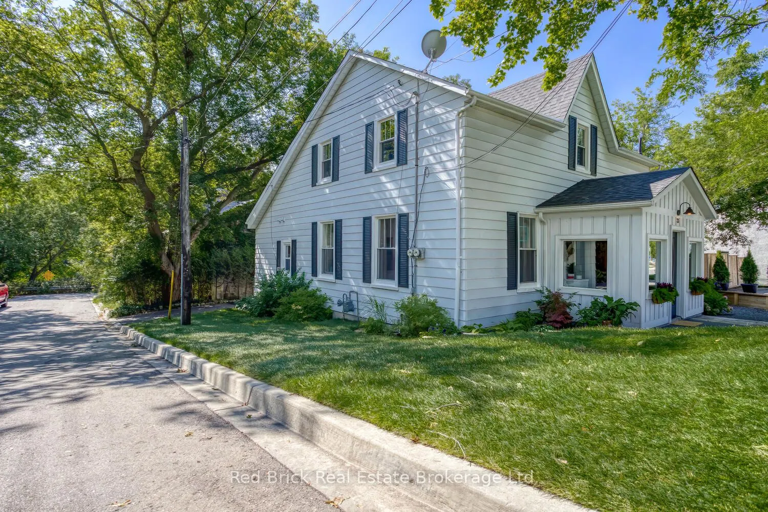 23 Mill Street E