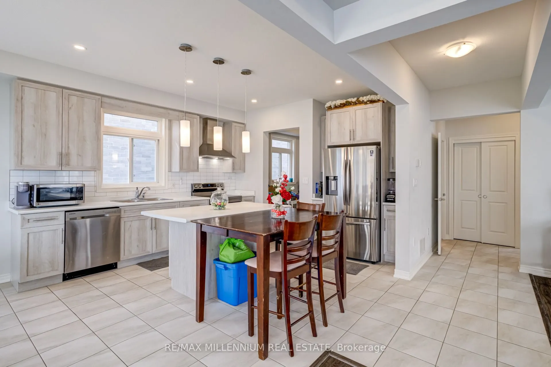 3597 Carolinia Court