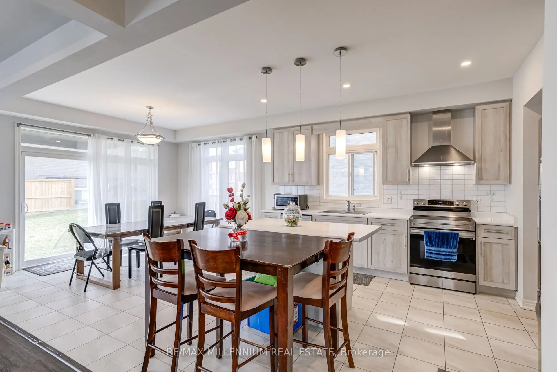 3597 Carolinia Court