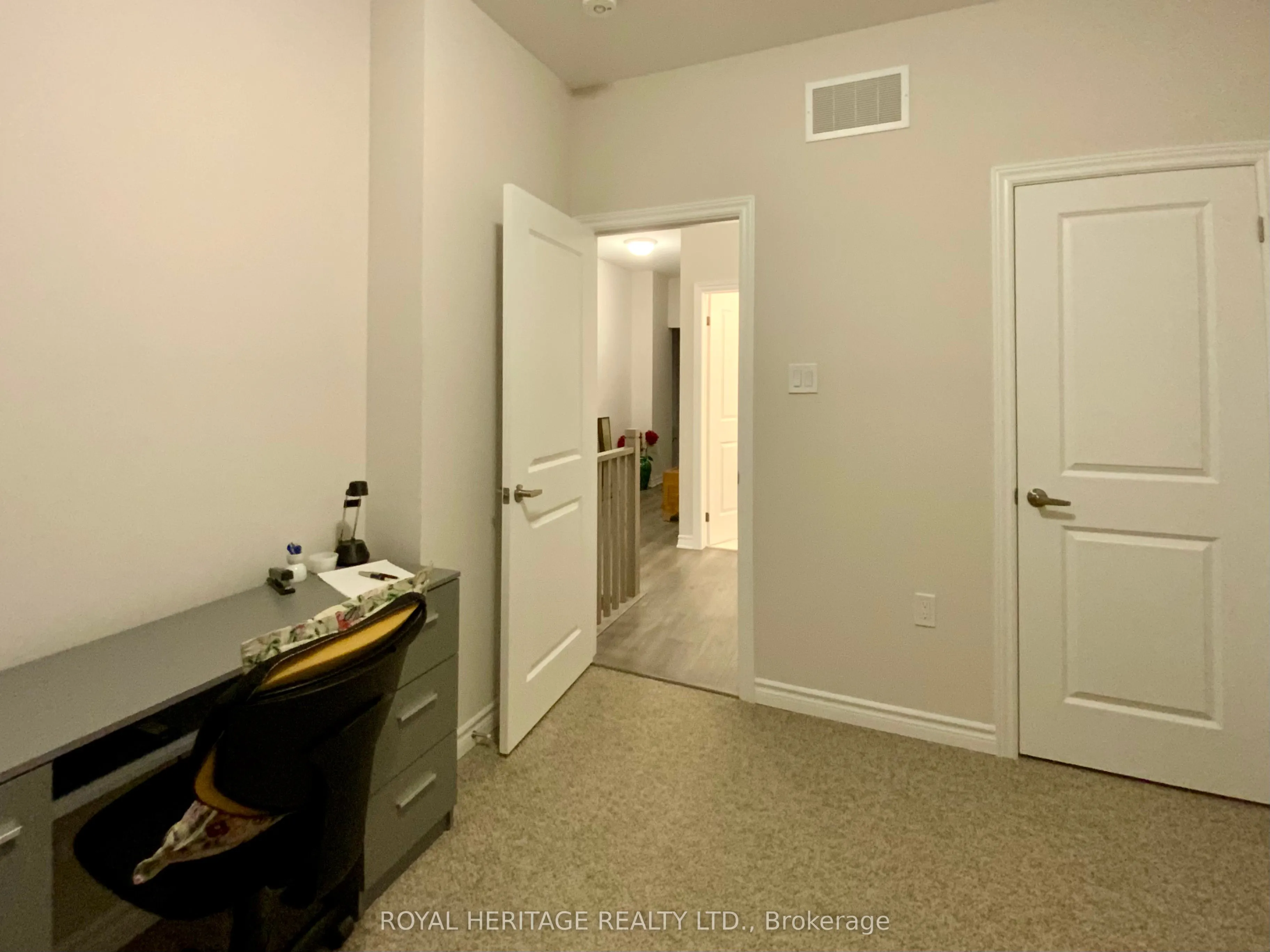 17 Lakewood Crescent, #17