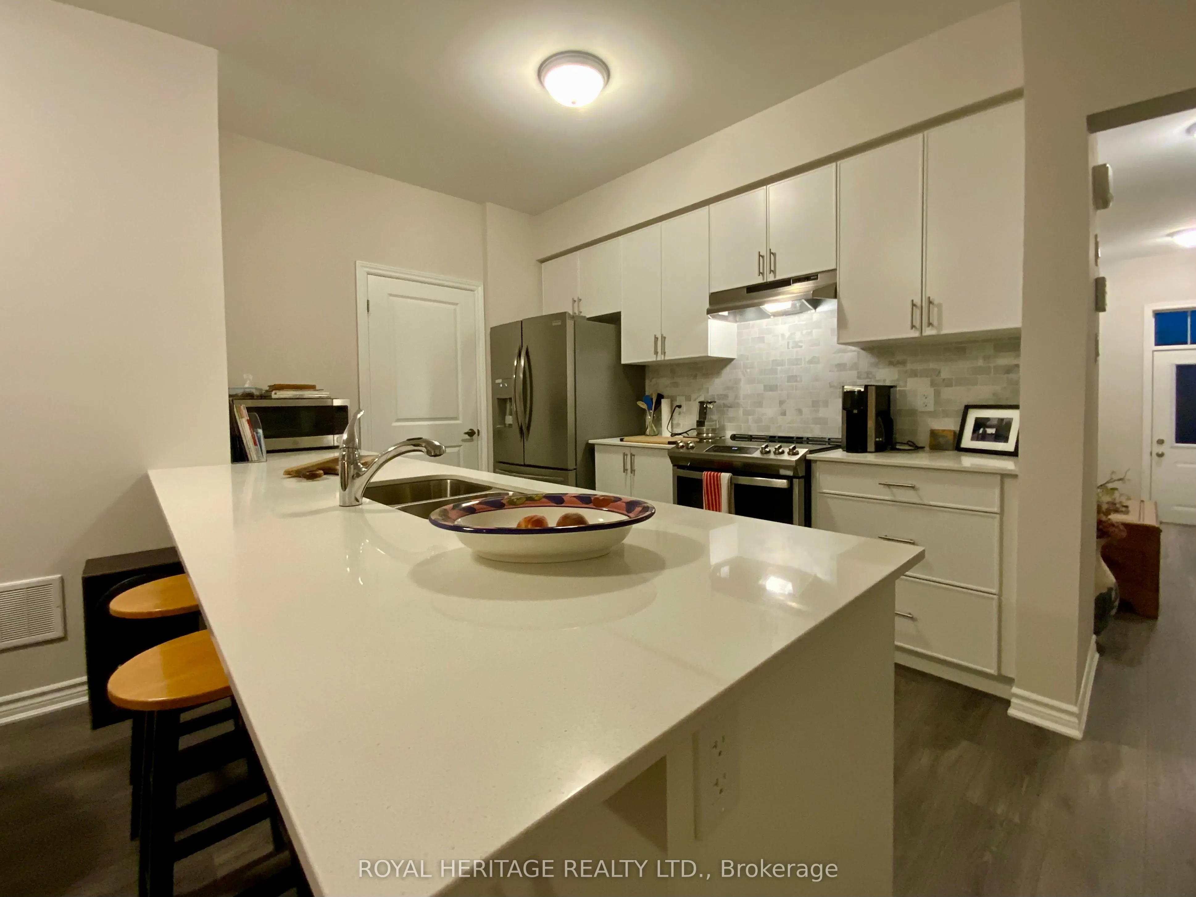 17 Lakewood Crescent, #17
