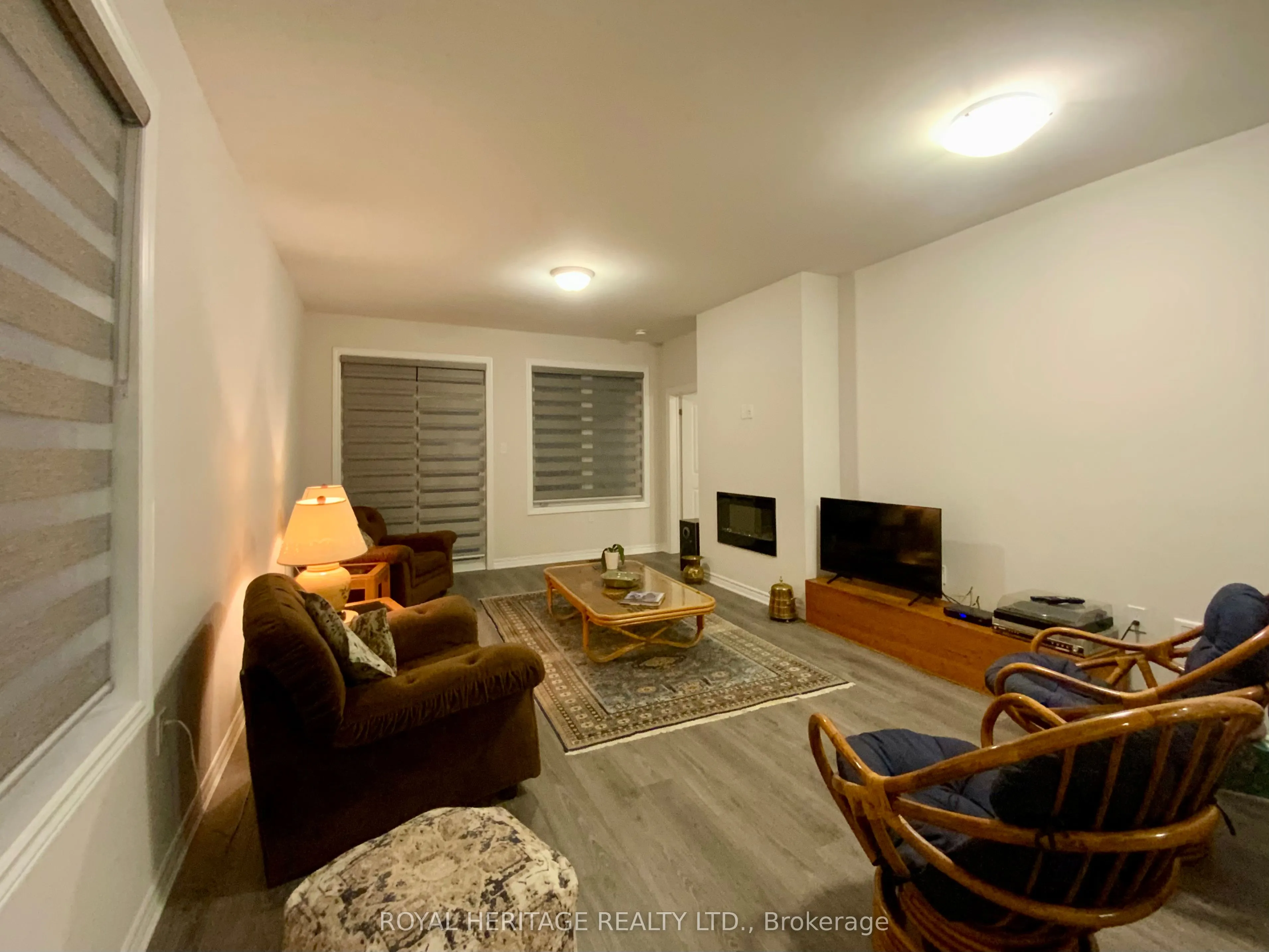 17 Lakewood Crescent, #17