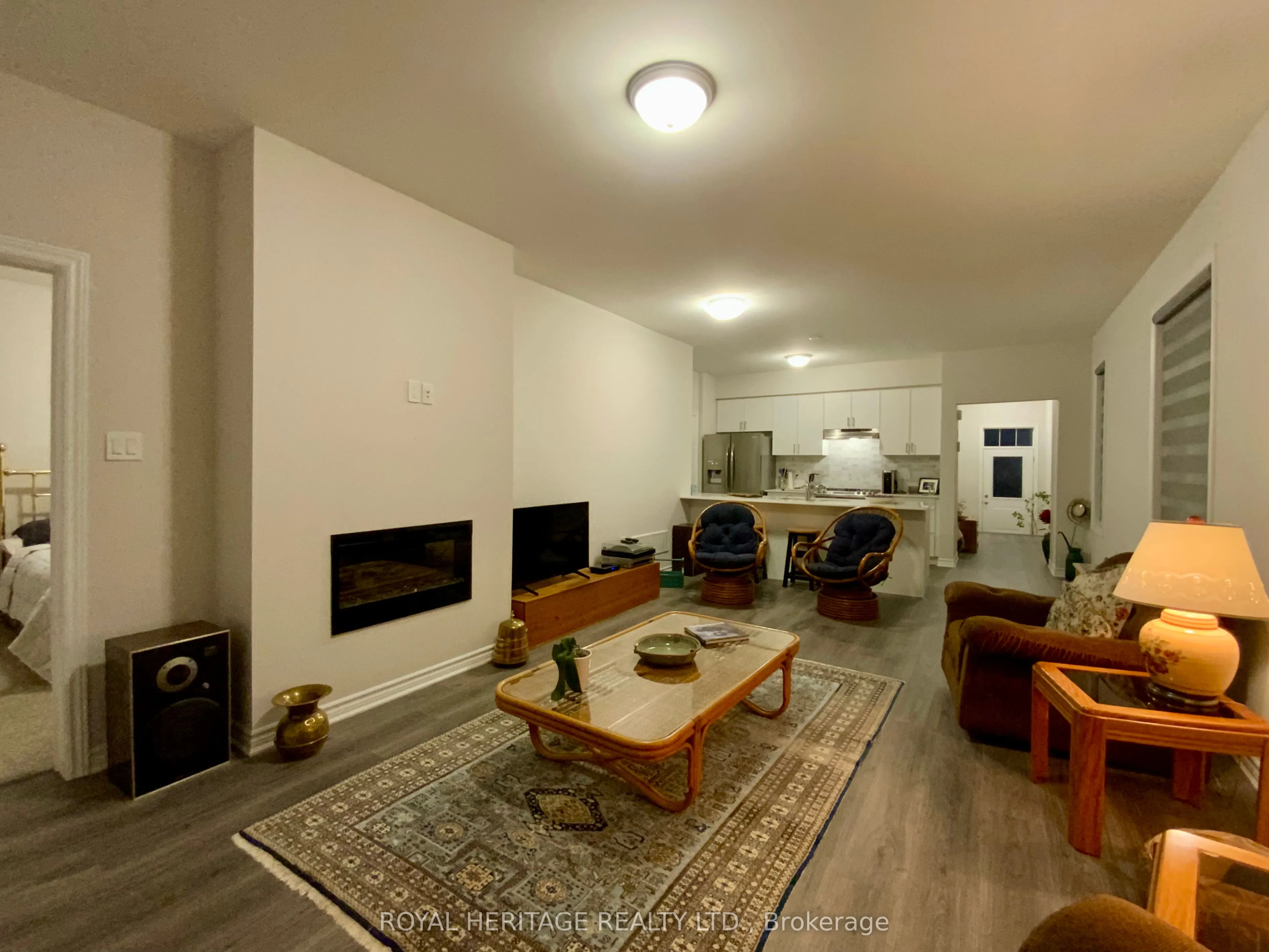 17 Lakewood Crescent, #17