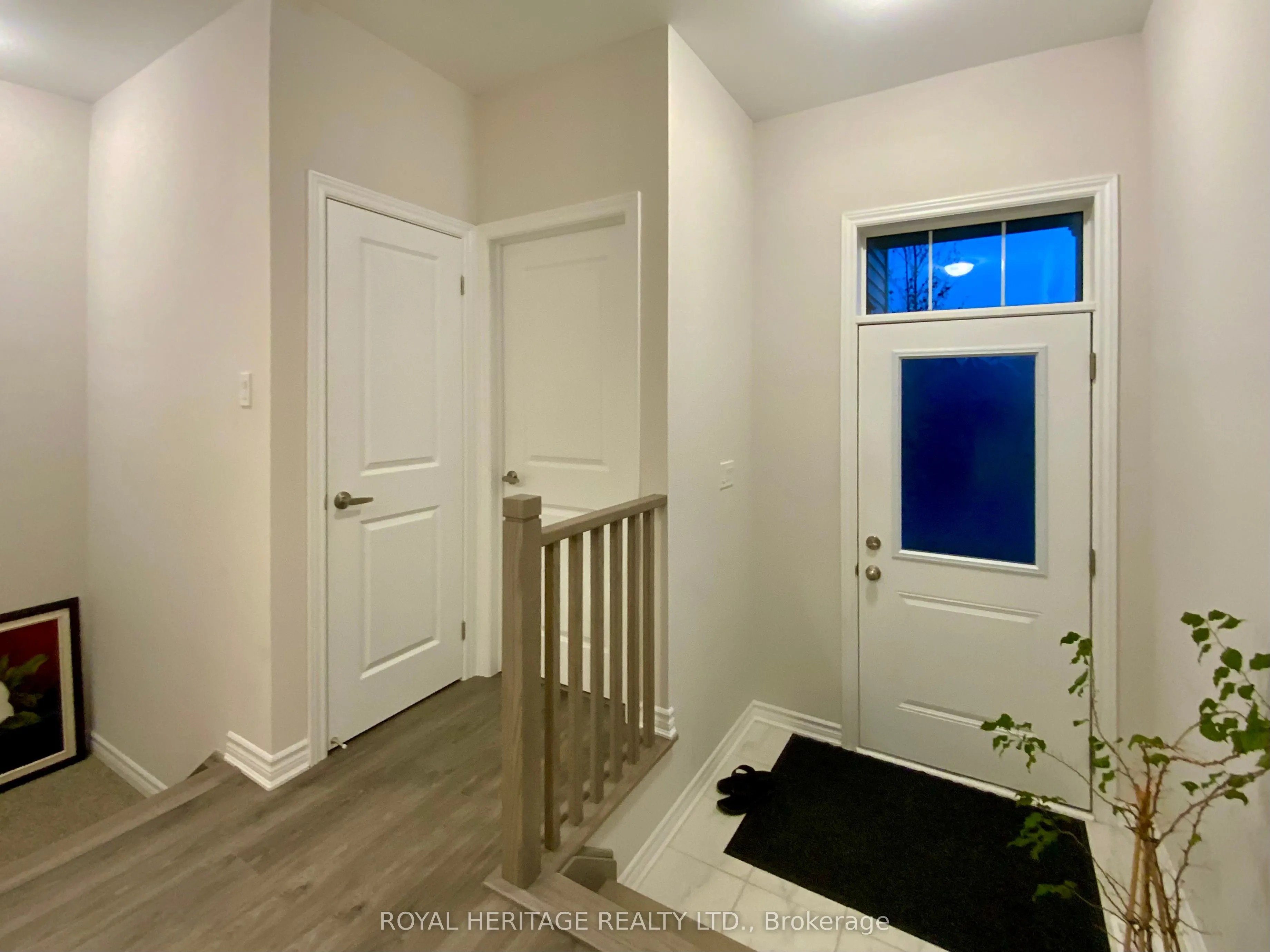 17 Lakewood Crescent, #17