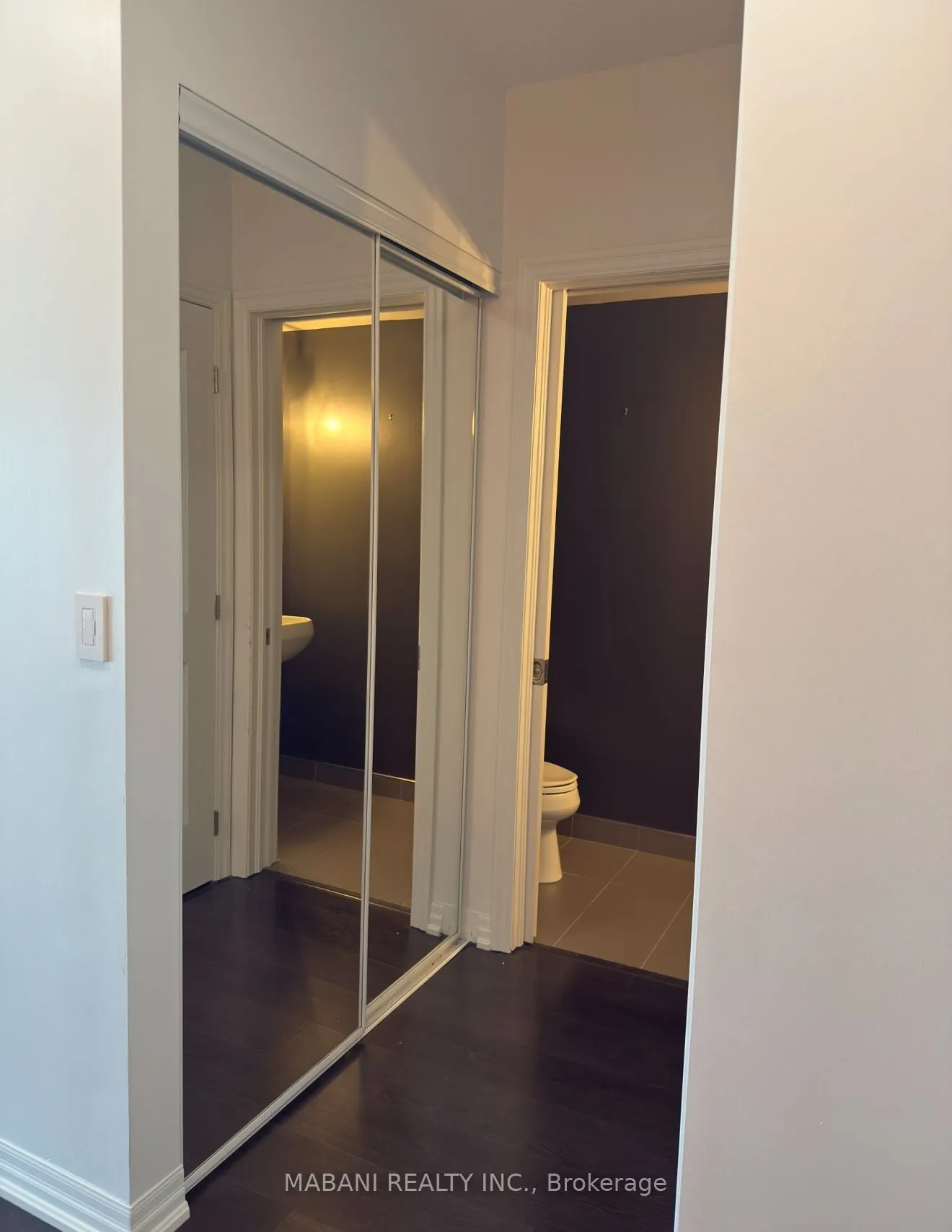 560 North Service Road, #405
