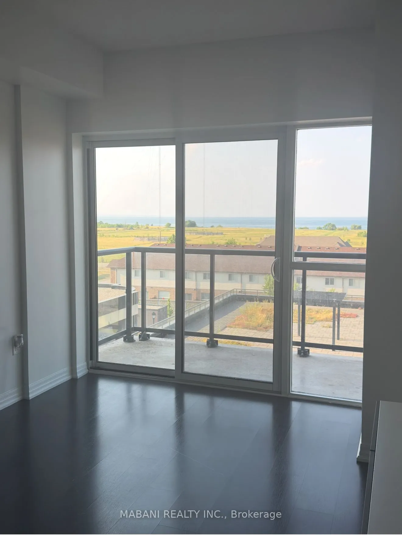 560 North Service Road, #405