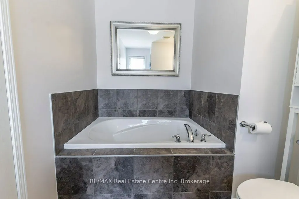 1035 Victoria Road S, #59