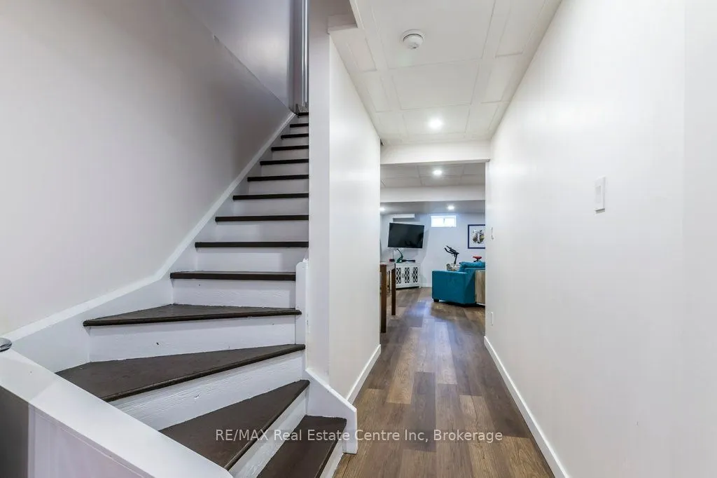 1035 Victoria Road S, #59