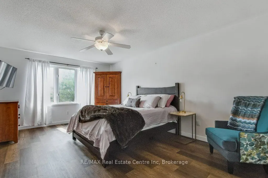 1035 Victoria Road S, #59