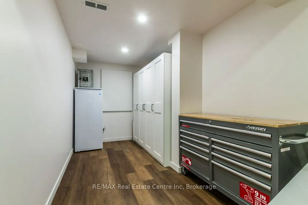 1035 Victoria Road S, #59