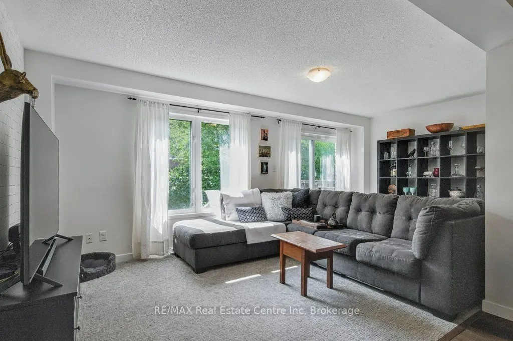 1035 Victoria Road S, #59