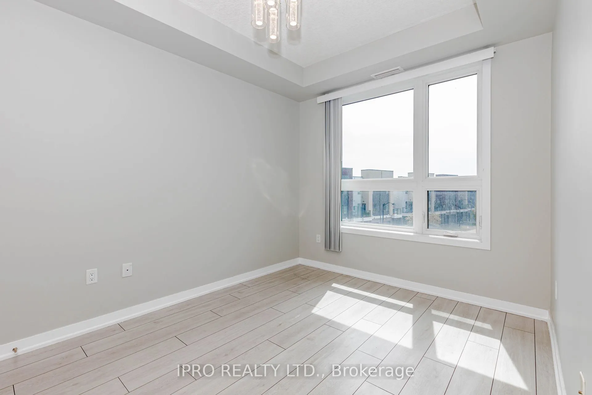 101 Shoreview Place, #326