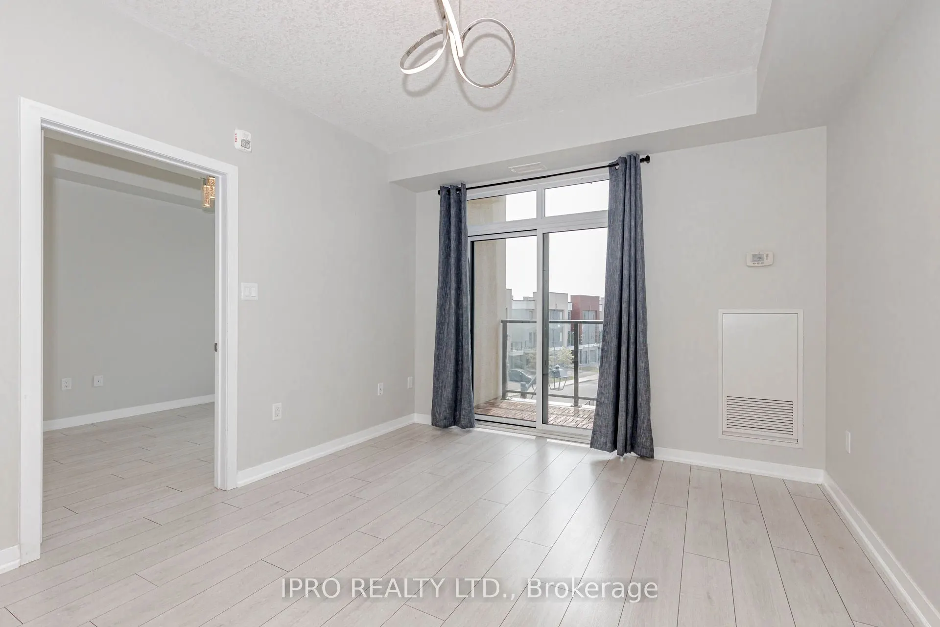 101 Shoreview Place, #326