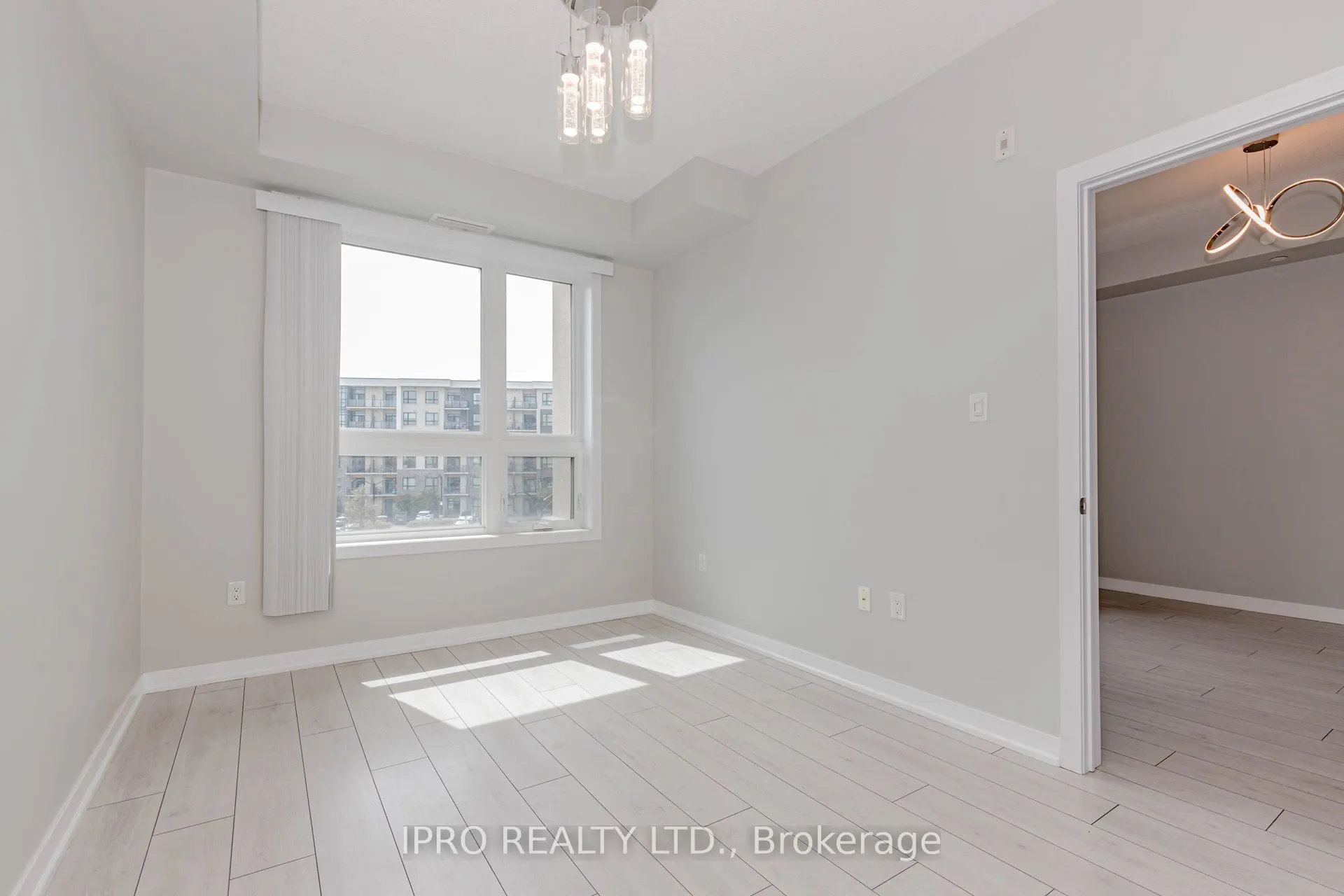 101 Shoreview Place, #326