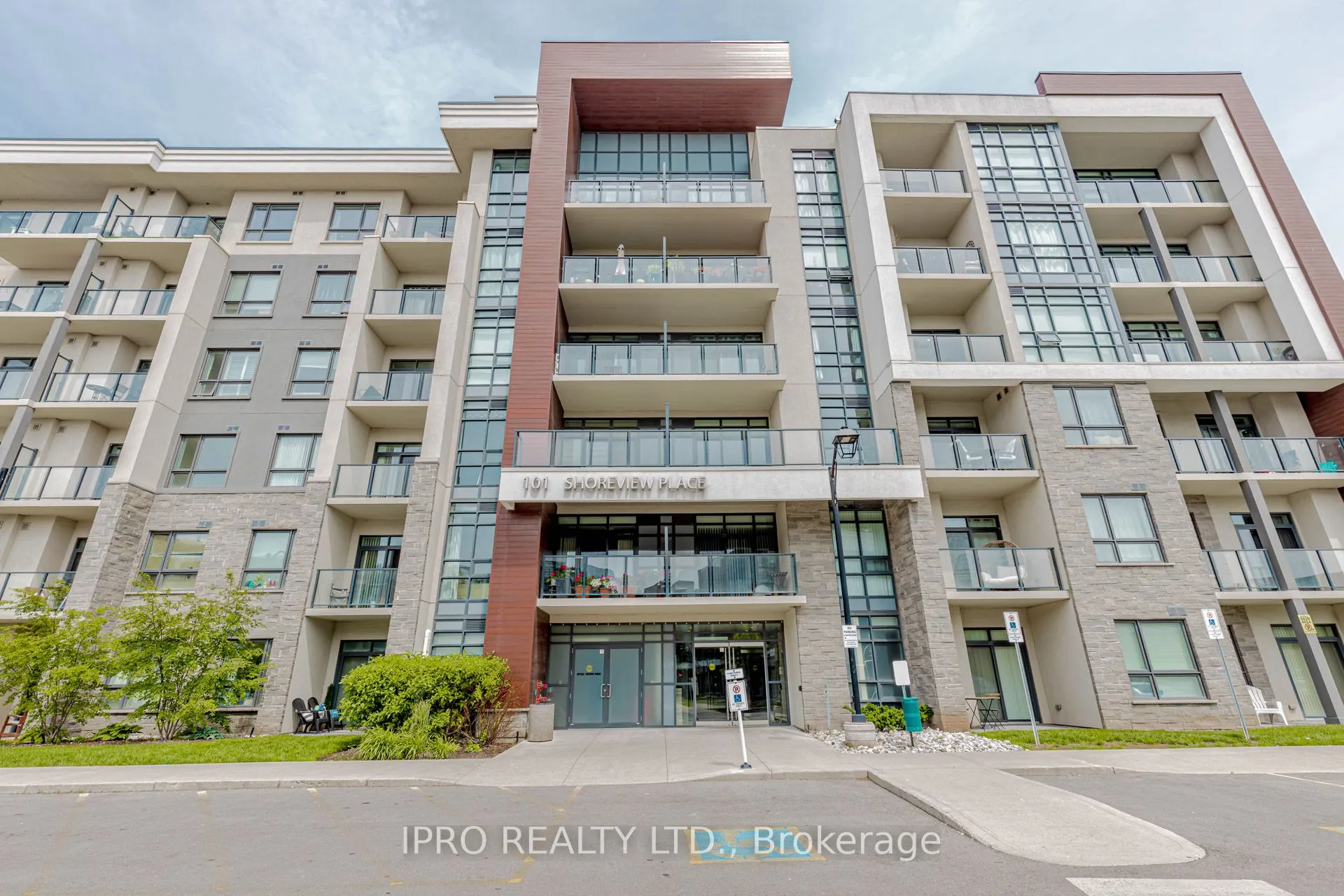 101 Shoreview Place, #326