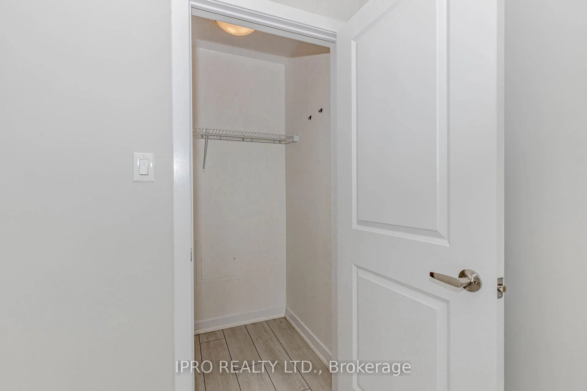 101 Shoreview Place, #326