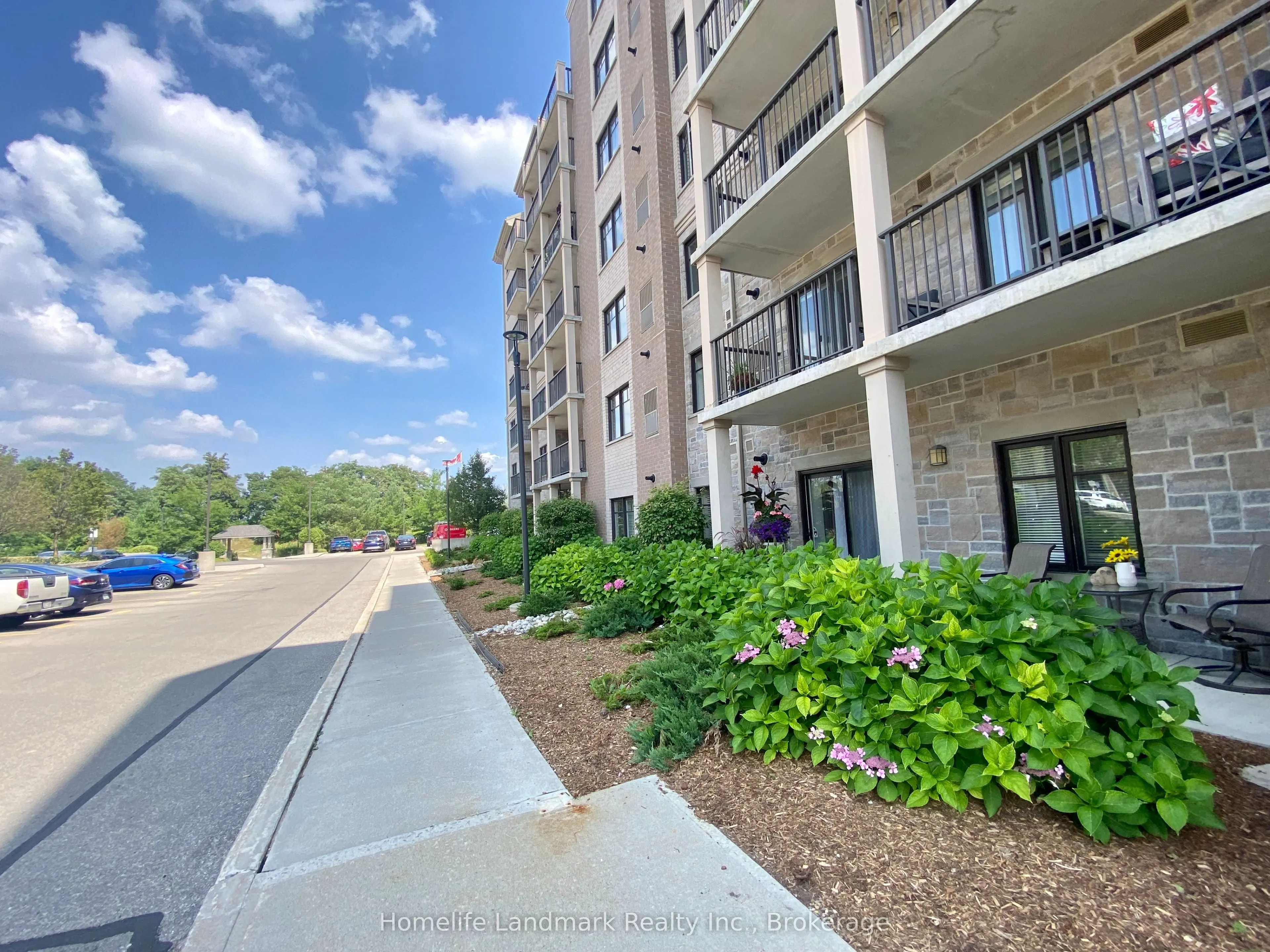 776 Laurelwood Drive, #302