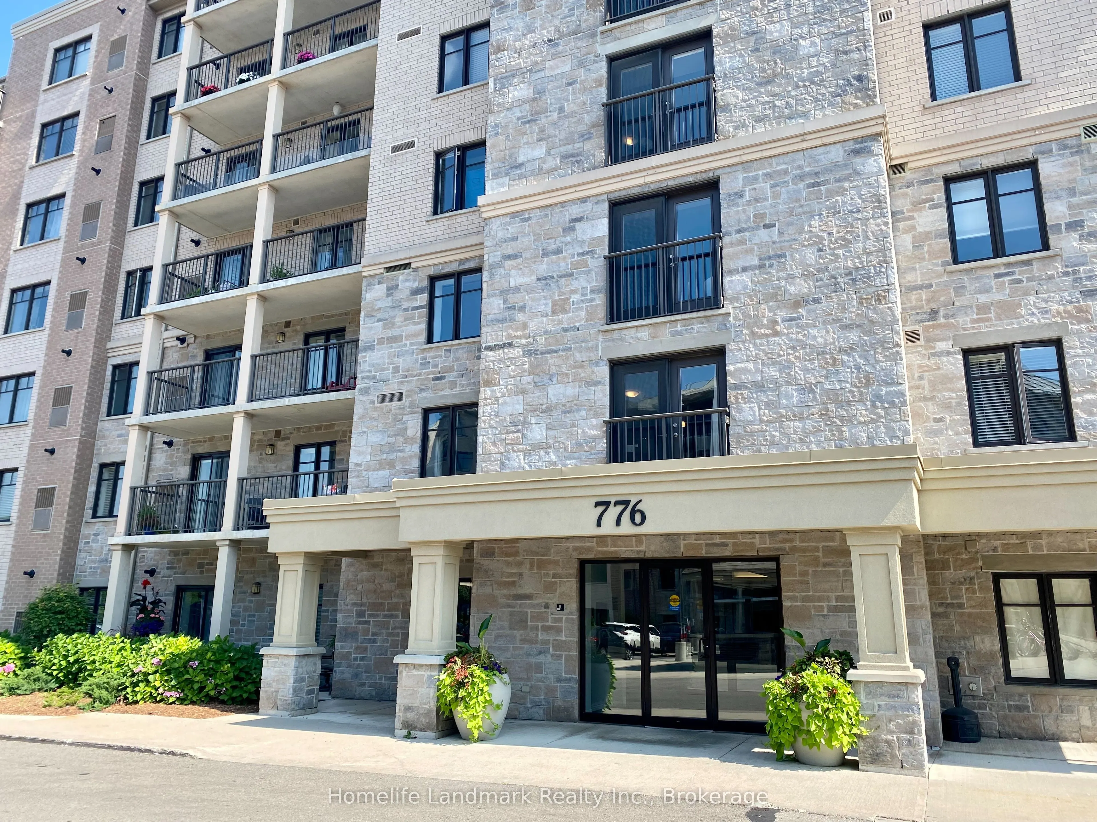 776 Laurelwood Drive, #302