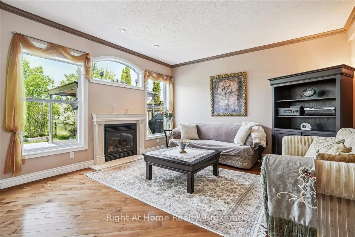 122 Hawkswood Drive