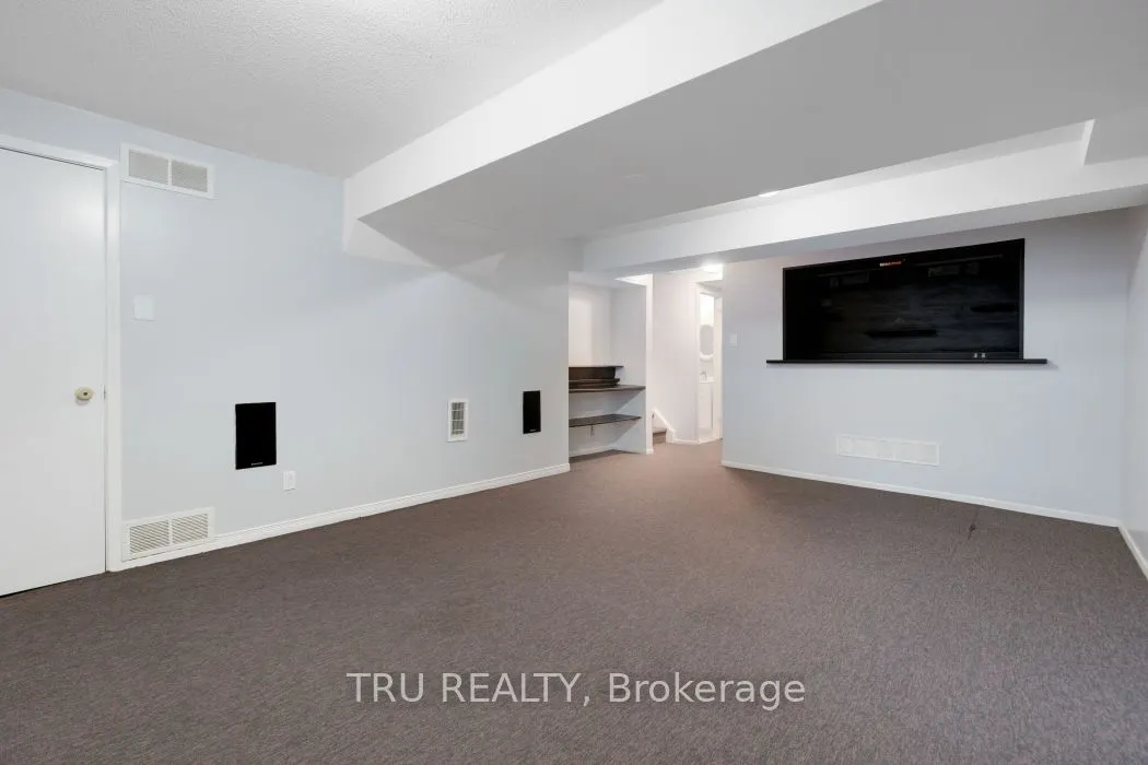 227 Pickford Drive, #28