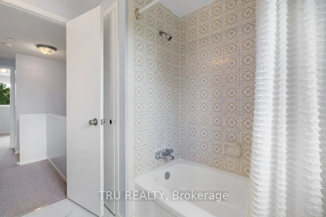 227 Pickford Drive, #28