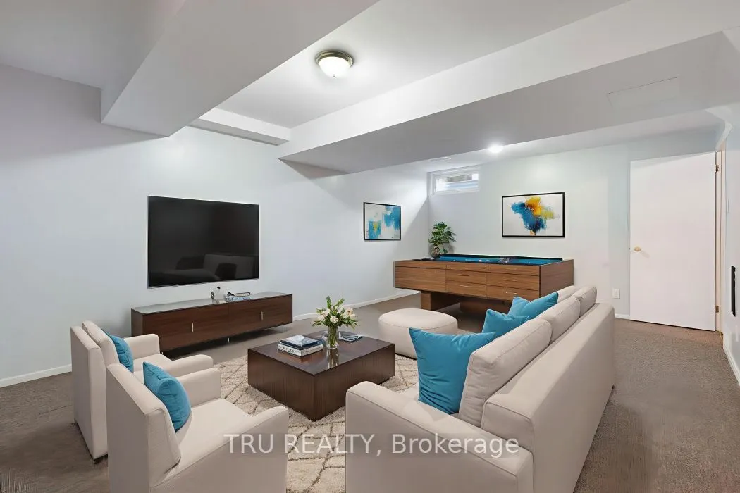 227 Pickford Drive, #28
