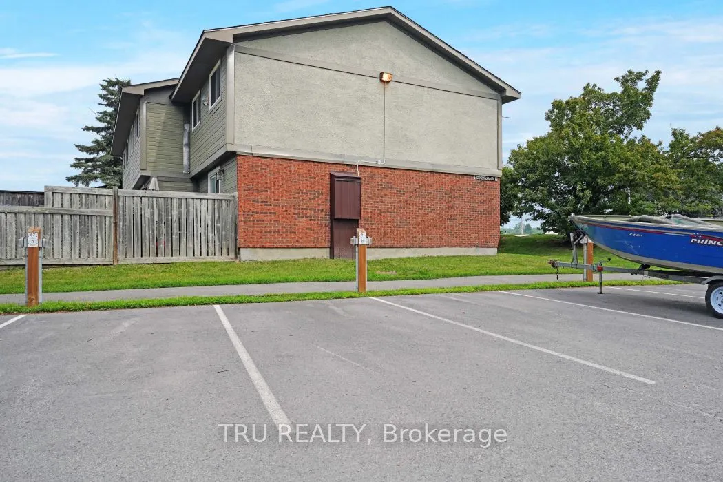 227 Pickford Drive, #28