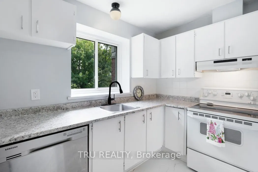 227 Pickford Drive, #28