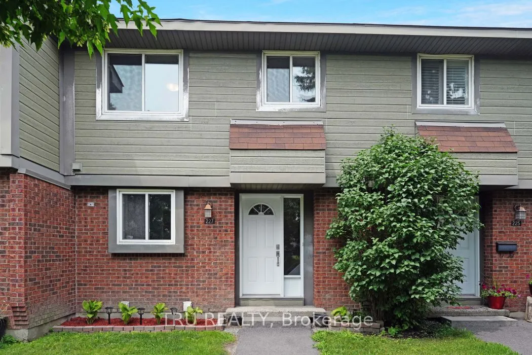 227 Pickford Drive, #28